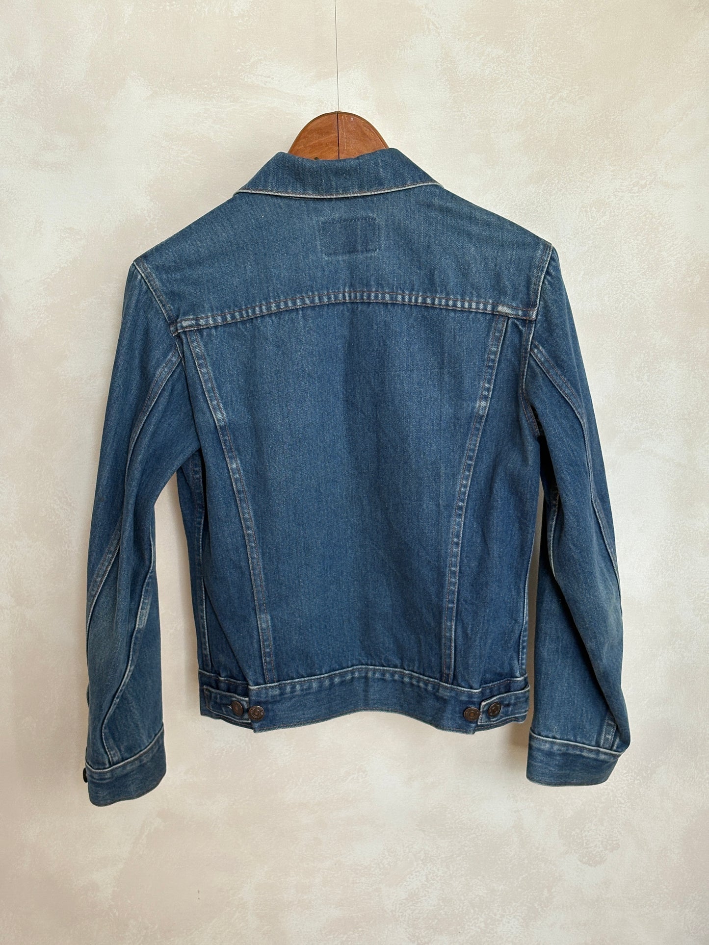 Size 34US / 44EU .Vintage 70s Levi’s Denim Jacket – 2 Pockets – Made in USA