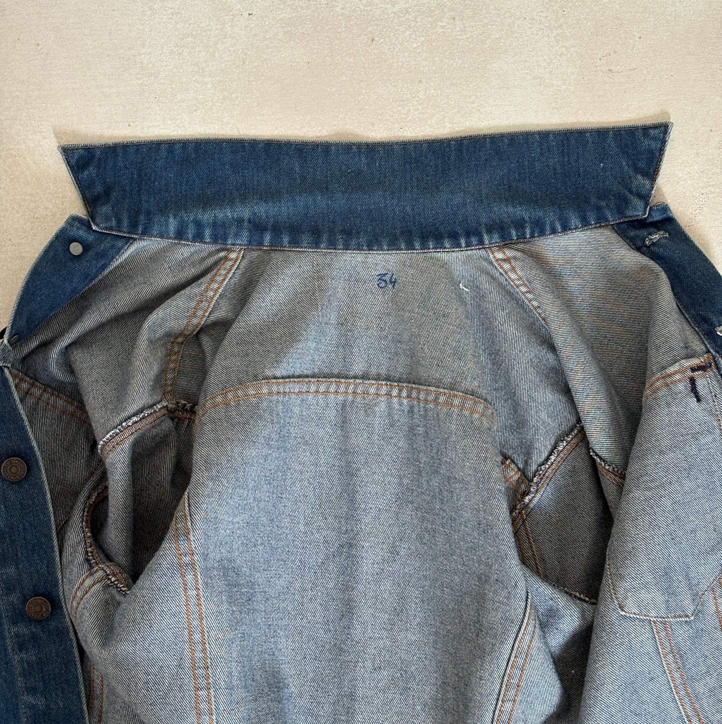 Size 34US / 44EU .Vintage 70s Levi’s Denim Jacket – 2 Pockets – Made in USA