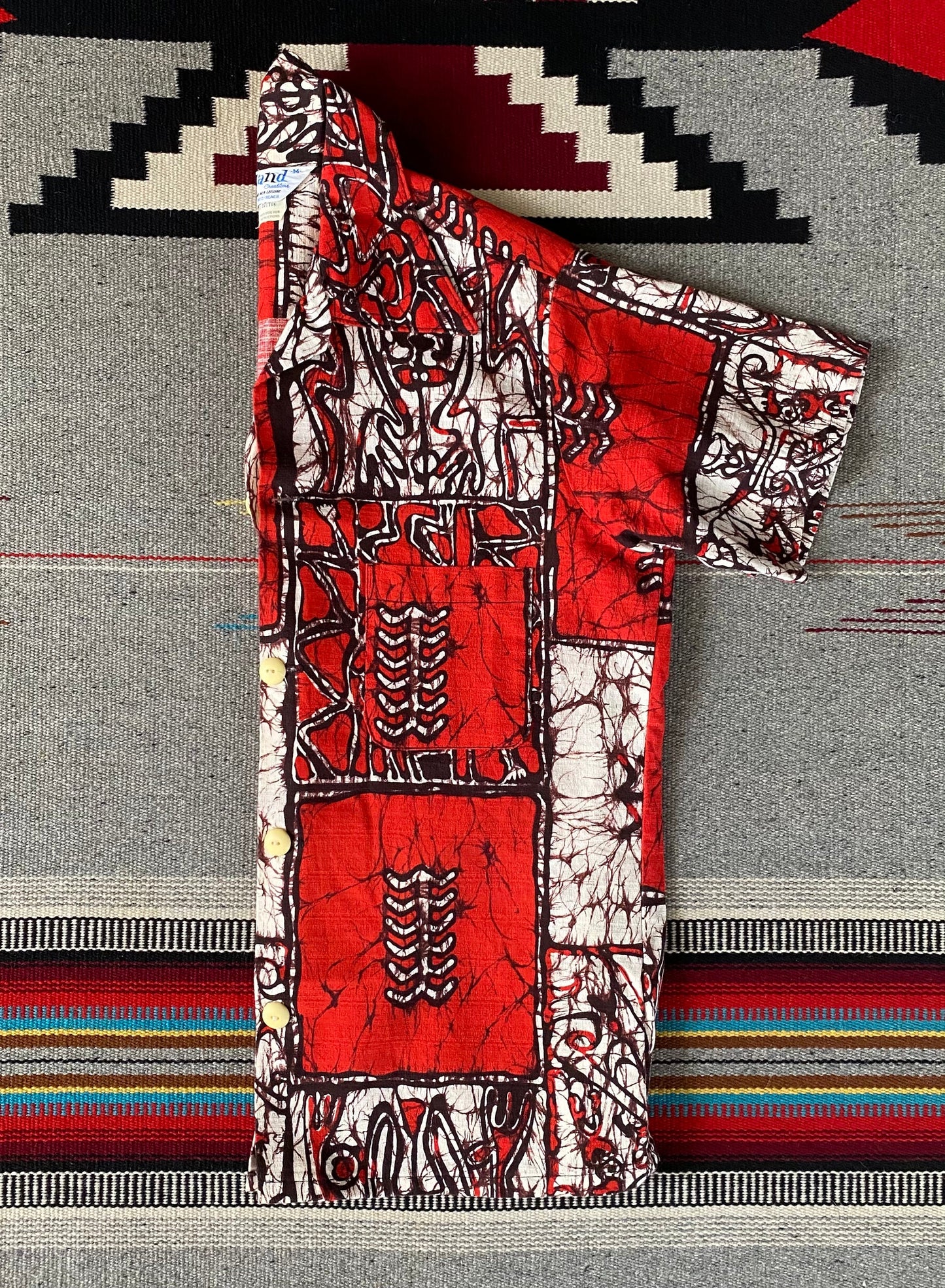 Vintage 70s Hawaiian cotton shirt made by Island Creations. Size Medium