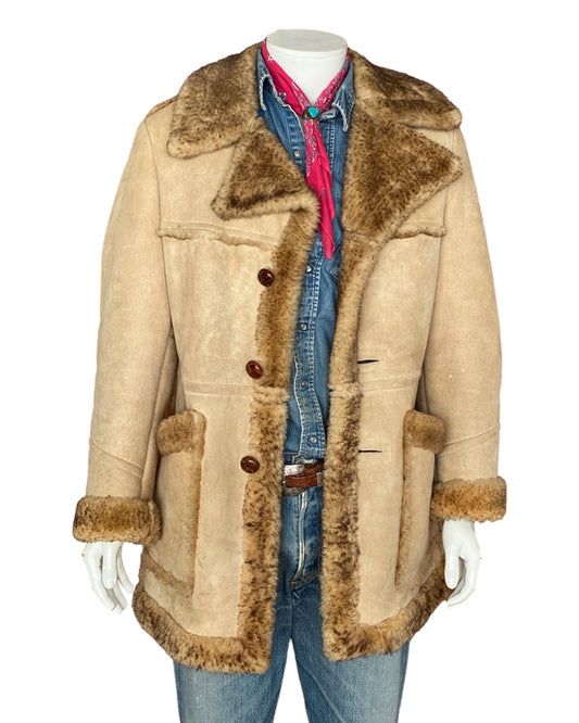 Vintage shearling ranger coat, size 40 US (50 EU), made in the USA - Warmth, style, and quality craftsmanship.