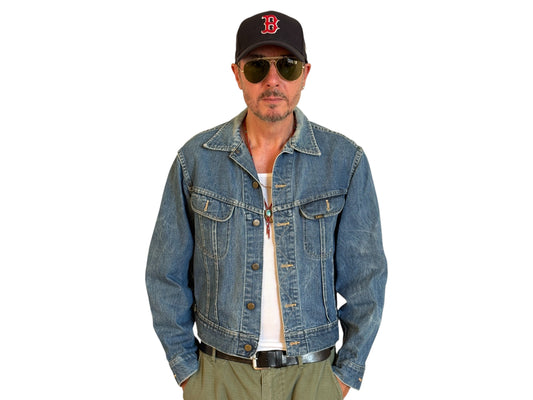 Size 42-44US / 52-54EU.Vintage 70s Lee Union Made Denim Shirt – 2 Pockets – Made in USA