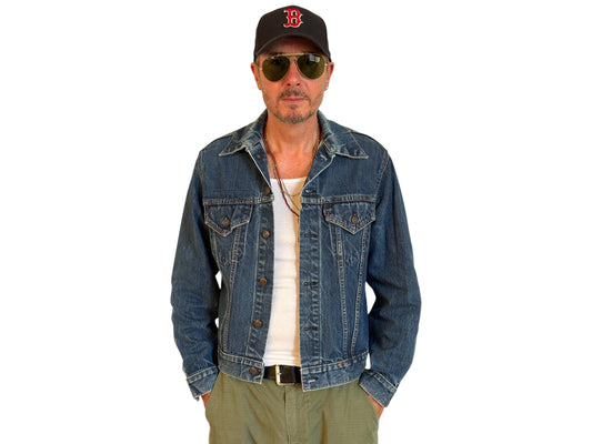 Size 42US / 52EU . Vintage 70s Levi’s Denim Jacket – 2 Pockets – Made in USA