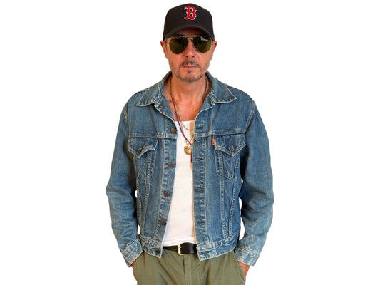 Size 42US / 52EU . Vintage 70s Levi’s Denim Jacket – 2 Pockets – Made in USA