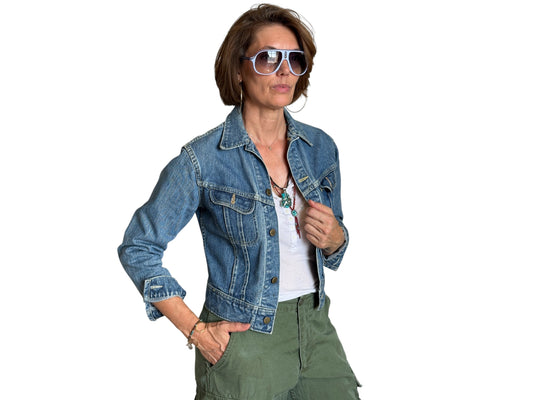Size 34US / 44EU. Vintage 80s Lee Union Made Denim Shirt – 2 Pockets – Made in USA