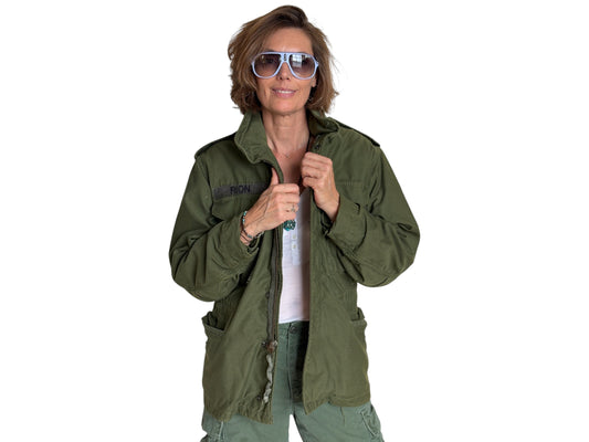 X Small Short. Authentic 1982 US Army M-65 field jacket Military
