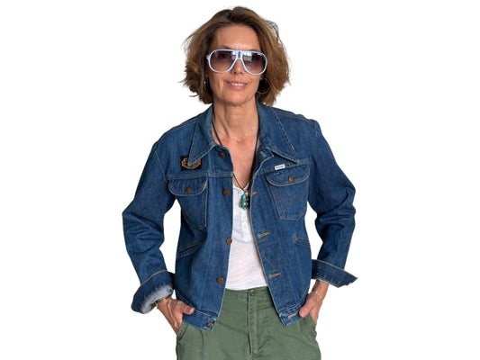 Size 36US / 46EU . Vintage 80s Wrangler Denim Jacket – 4 Pockets – Made in USA -Harley patch-