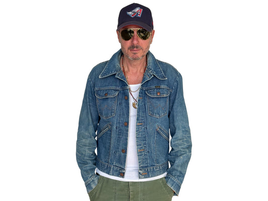 Size 42US / 52EU Authentic 80s Wrangler denim jacket -4 pockets- Made in the USA