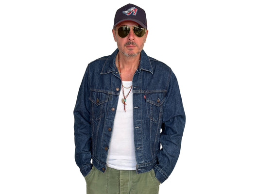 Size 42US / 52EU. Levis 70505 – Vintage 80s Levi’s Denim Jacket – 4 Pockets – Made in USA