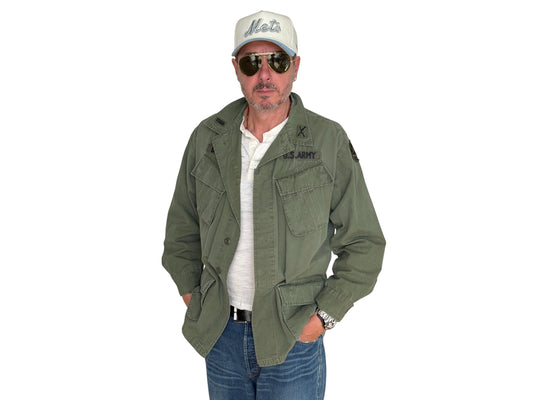 Medium Reg. Authentic 1968 US Army vintage Vietnam jungle jacket.