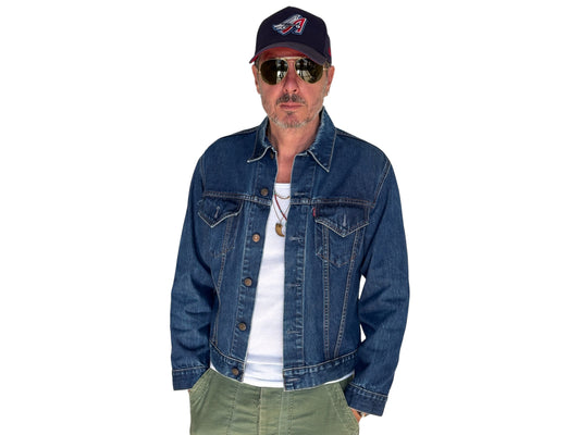 Size 40US / 50EU. Vintage Early 70s 2 pocket Levi’s Denim Jacket 70505 – Single Stitch, Made in MACAU