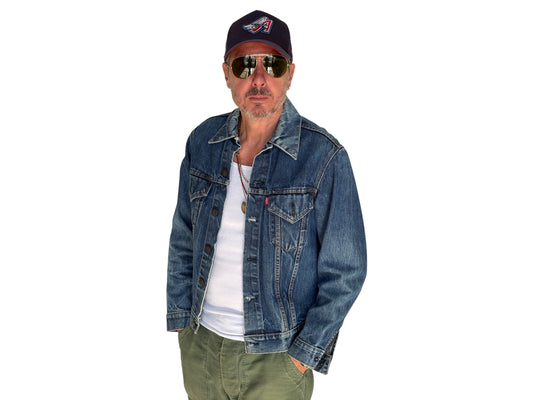 Size 40US / 50EU. Vintage Early 70s 2 pocket Levi’s Denim Jacket 70505 – Single Stitch, Made in USA