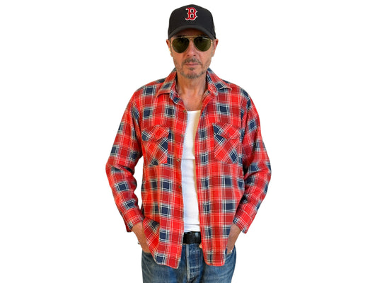 Size Med. Vintage 80s Flannel Plaid Shirt – Retro Grunge Workwear