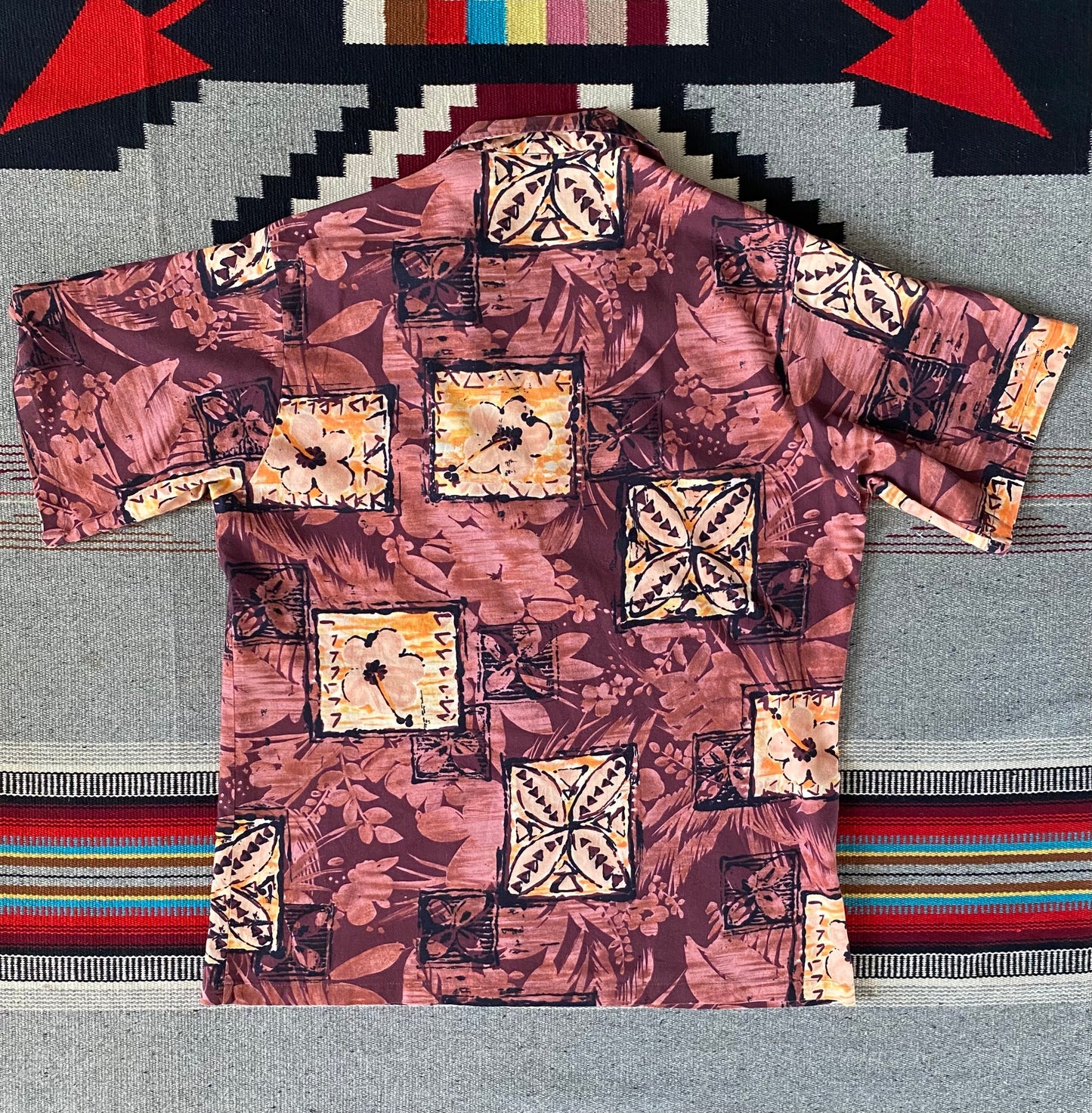 Size M. Vintage 80s Hawaiian cotton shirt made by Ocean Pacific