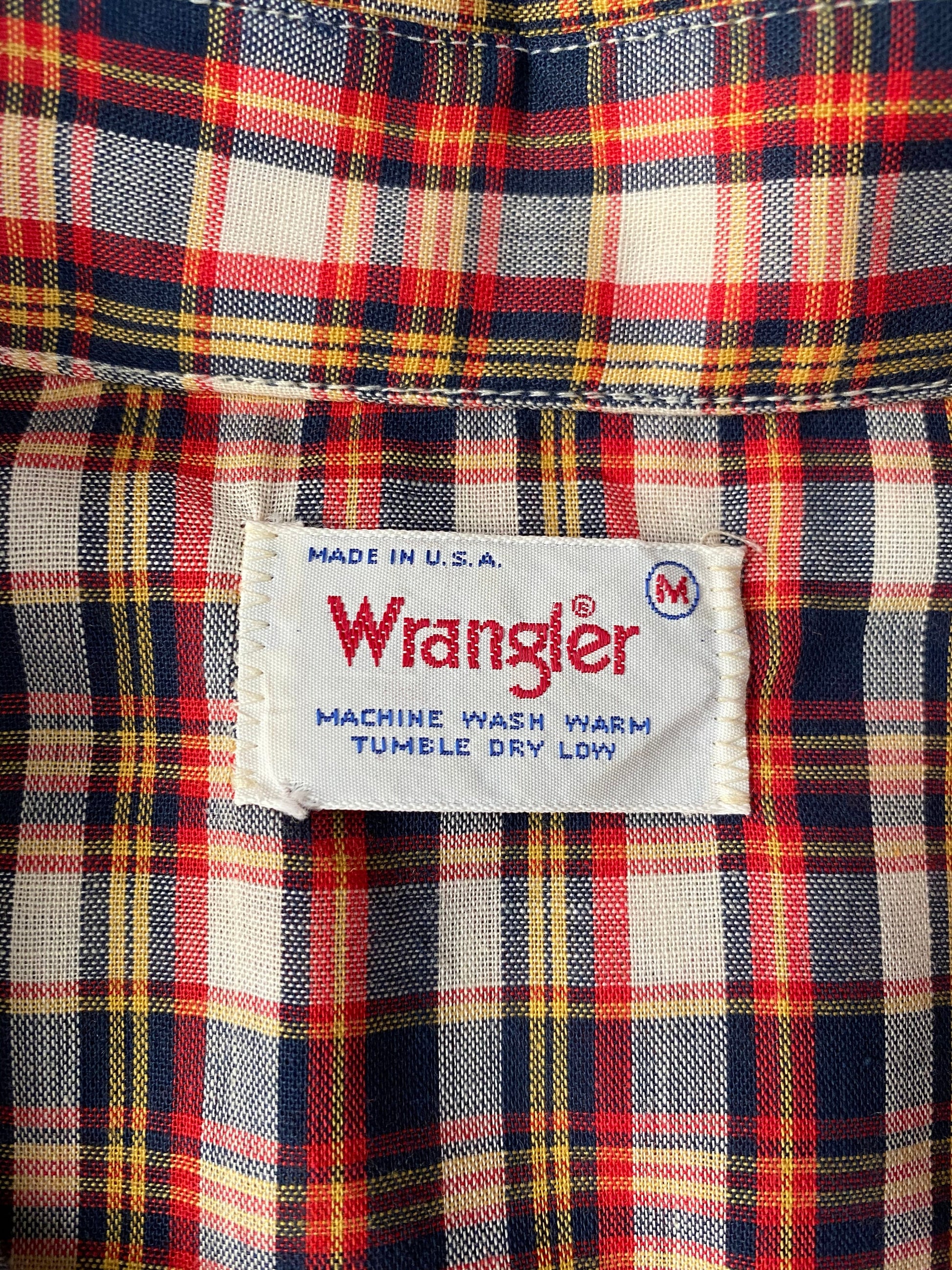 Vintage Wrangler 70s plaid western shirt made in the USA, size medium - Classic Western style with retro charm and authentic craftsmanship.