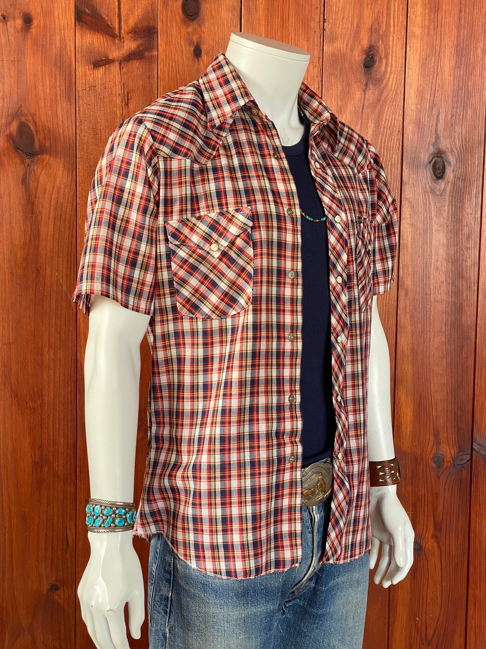 Vintage Wrangler 70s plaid western shirt made in the USA, size medium - Classic Western style with retro charm and authentic craftsmanship.