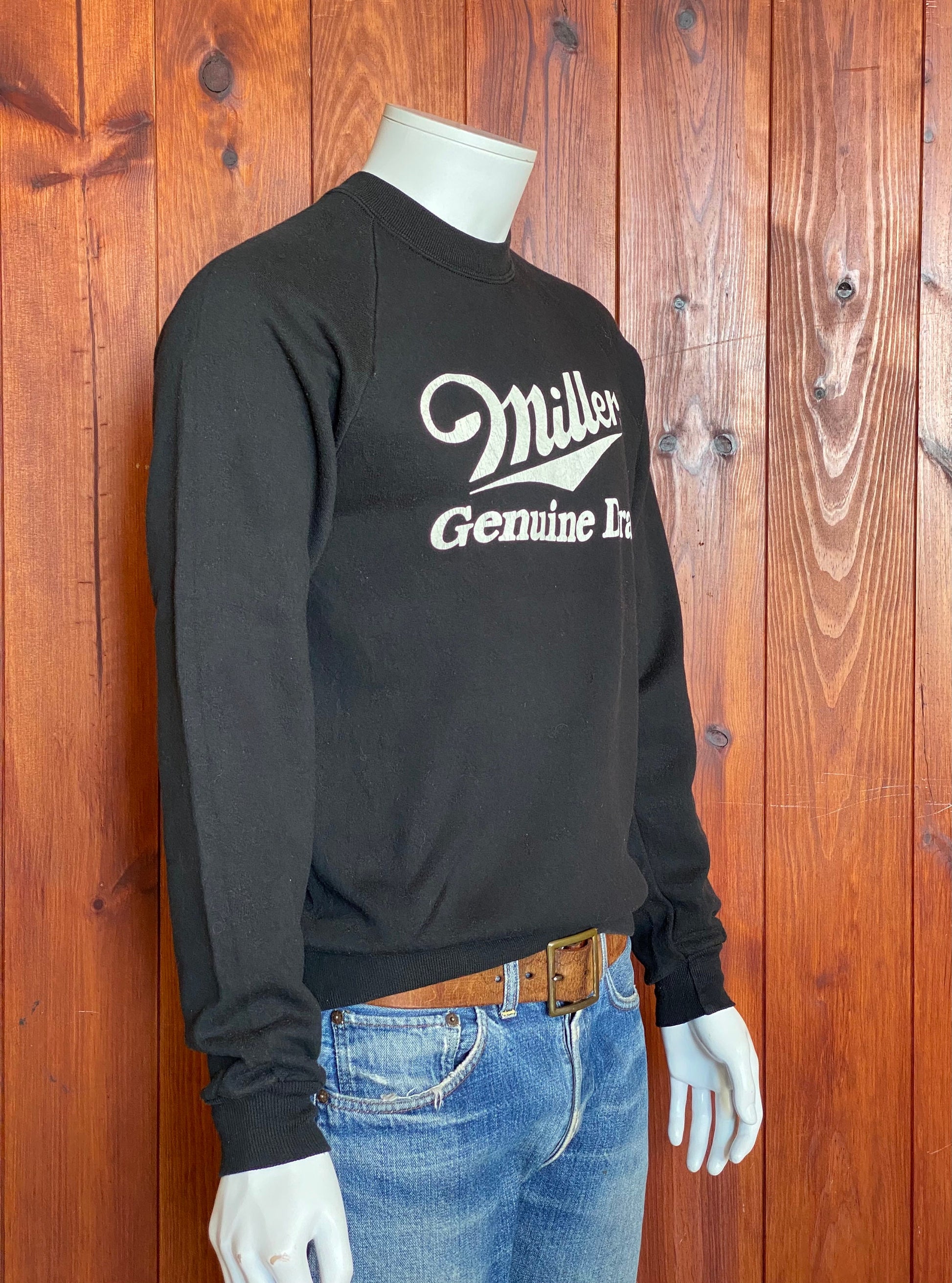 Raglan sleeve 80s Miller Genuine Draft vintage sweatshirt, size M - Classic style and comfortable wear for retro enthusiasts.