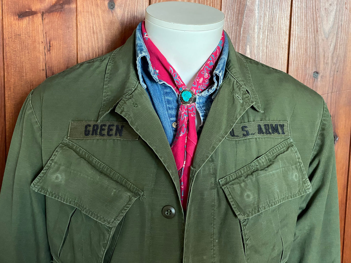 Med Short. Authentic 1970 US Army Vintage Vietnam  jungle jacket..