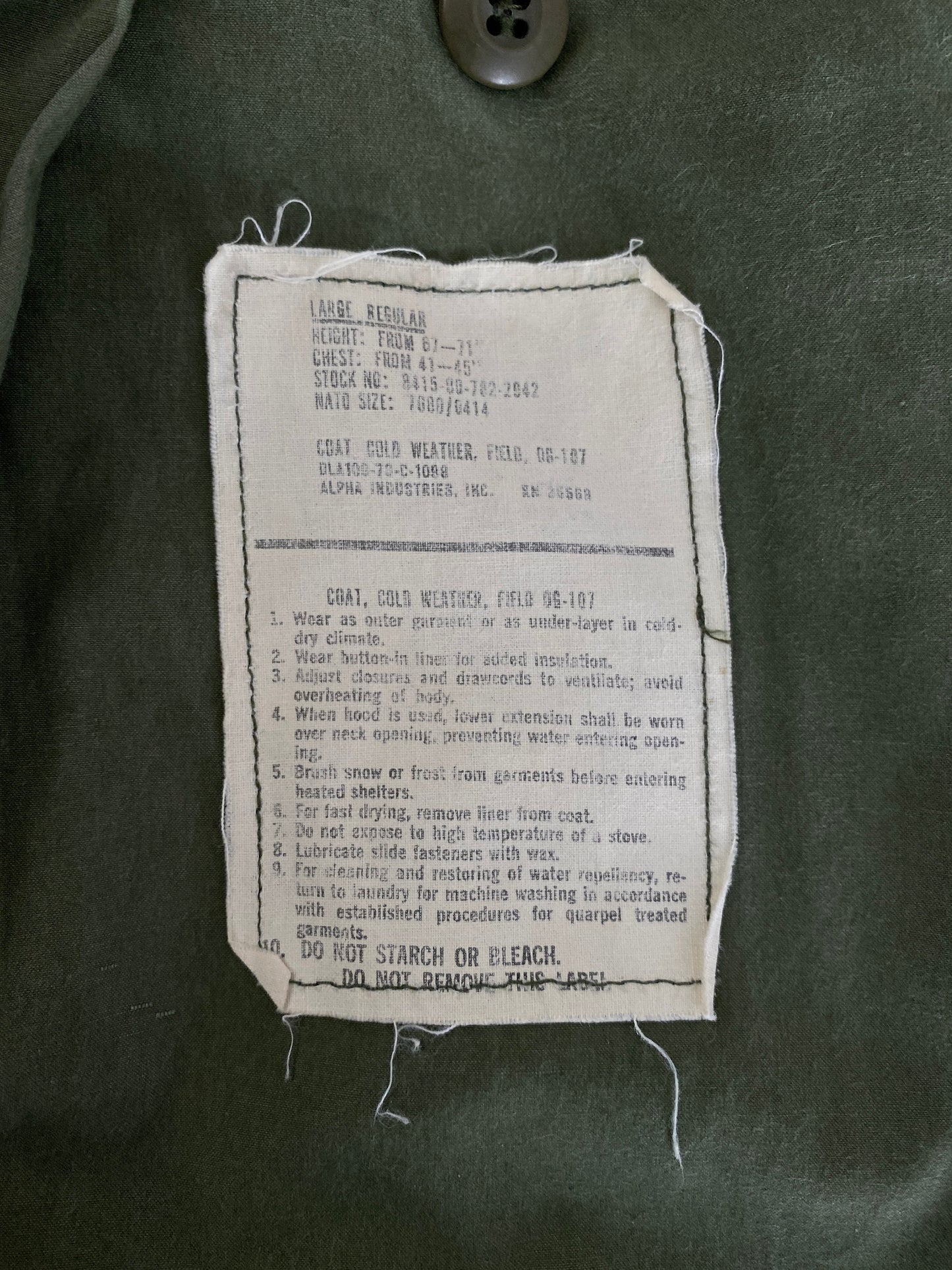 Large Regular Authentic US Army 1970 Vietnam Era Vintage M-65 Field Jacket: Iconic Military Wear for Collectors and Enthusiasts