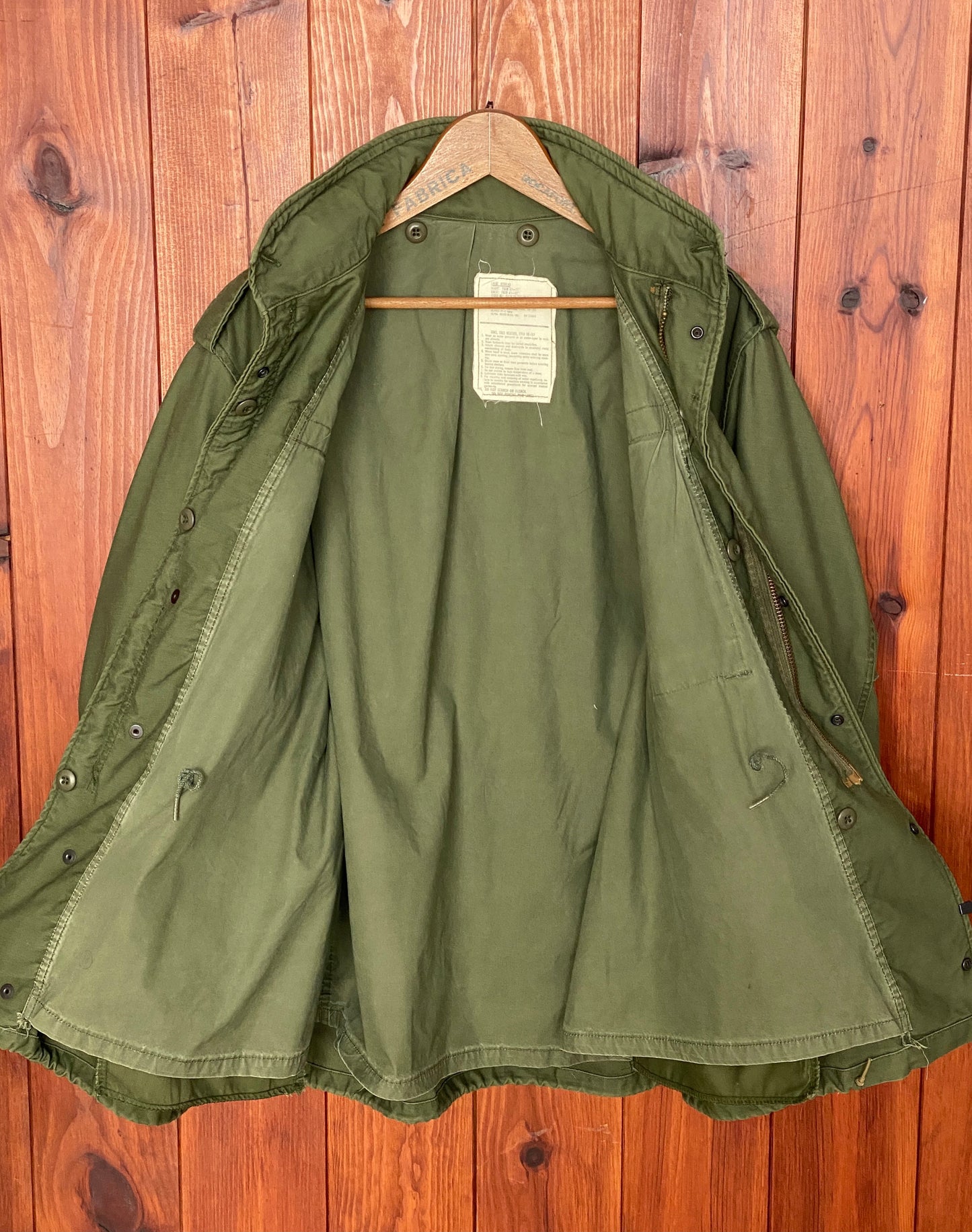 Large Regular Authentic US Army 1970 Vietnam Era Vintage M-65 Field Jacket: Iconic Military Wear for Collectors and Enthusiasts