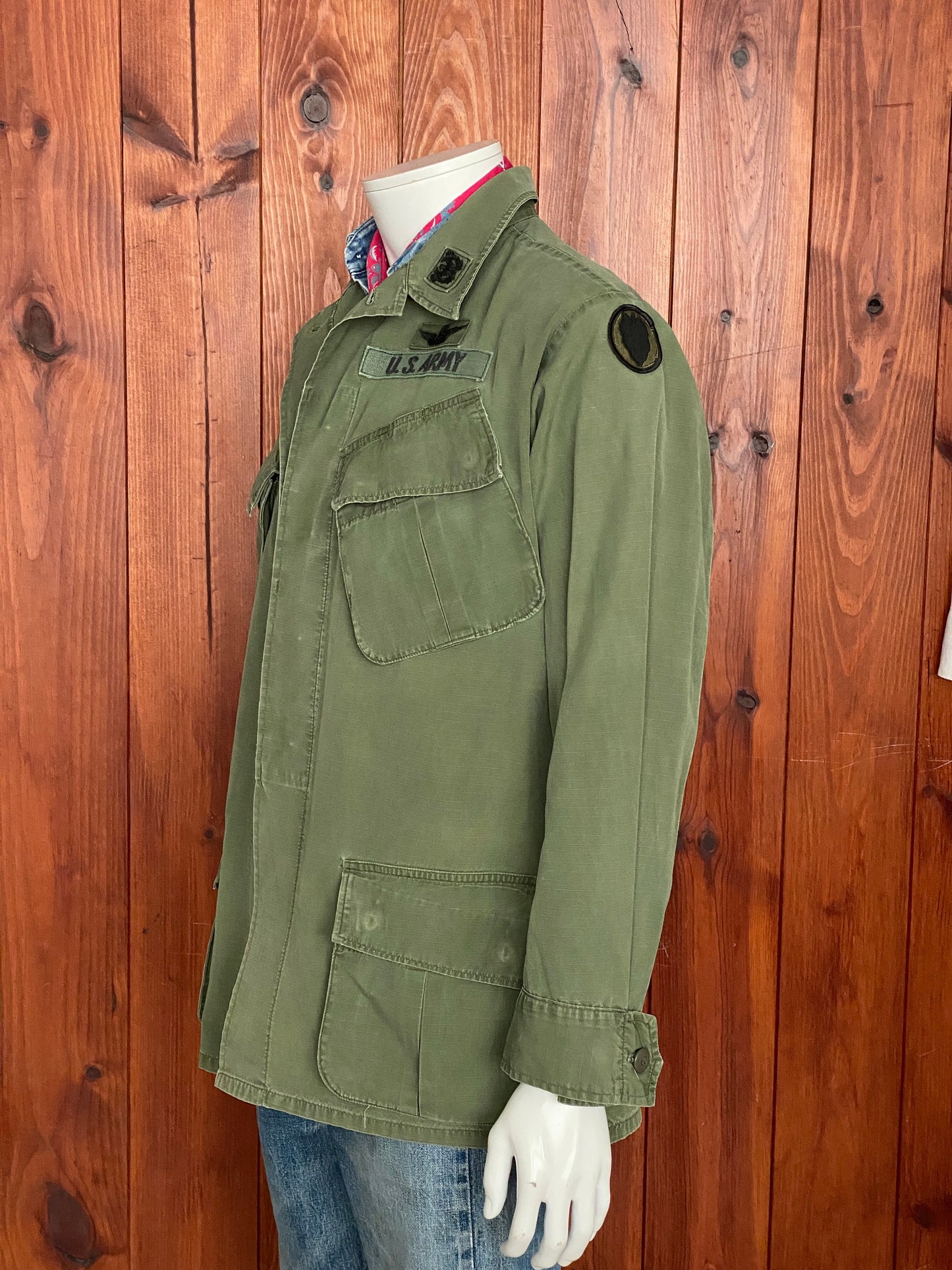 Medium Regular Authentic 1969 US Military Vintage Vietnam Jungle Jacket | Retro Apparel