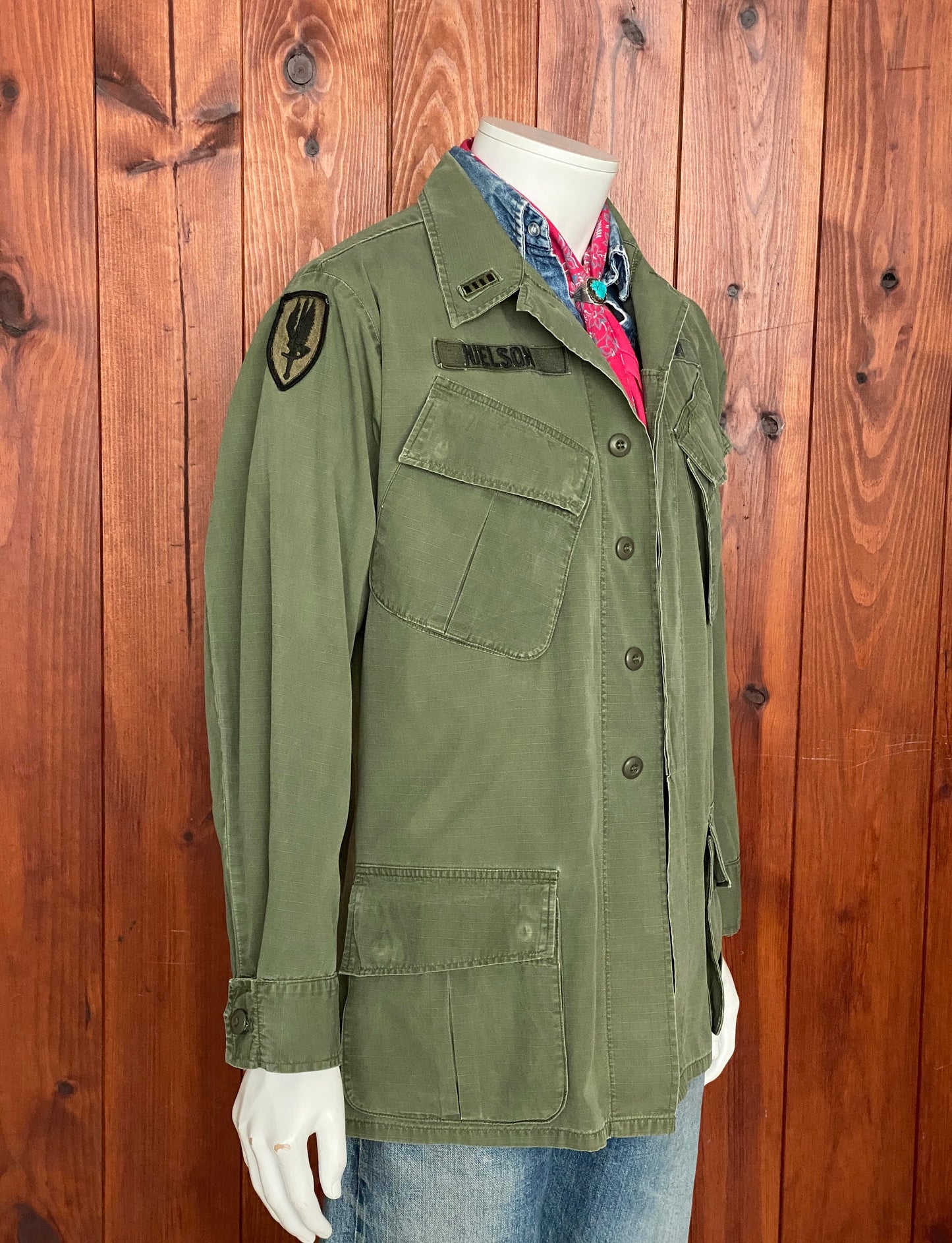 Medium Regular Authentic 1969 US Military Vintage Vietnam Jungle Jacket | Retro Apparel