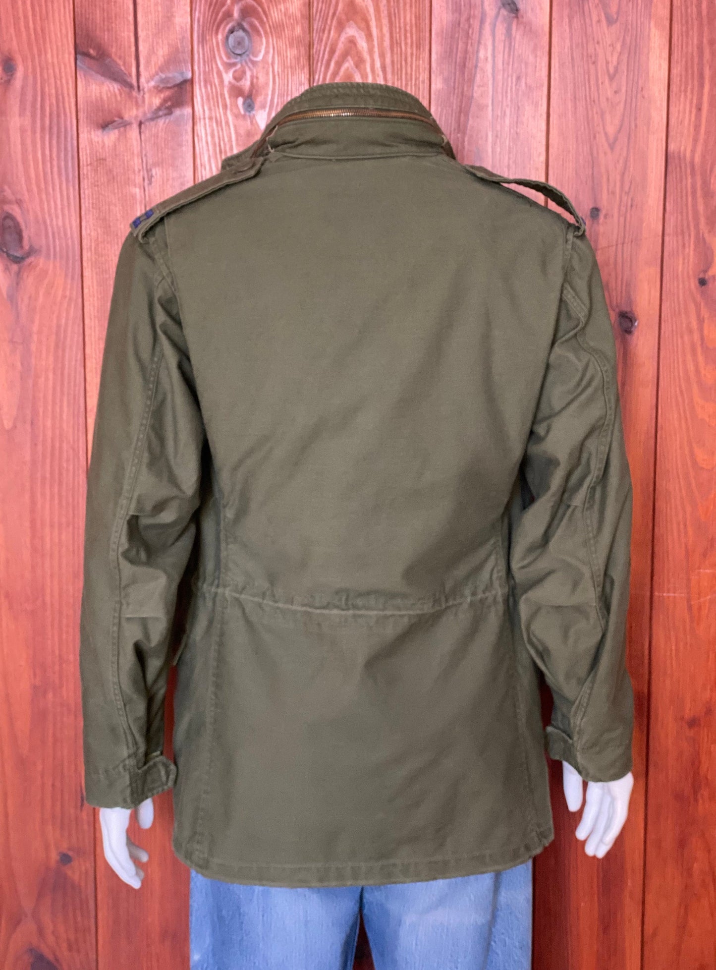 Authentic 1982 US Army M-65 Field Jacket in Olive Green | Classic Military Apparel with Timeless Style and Durability