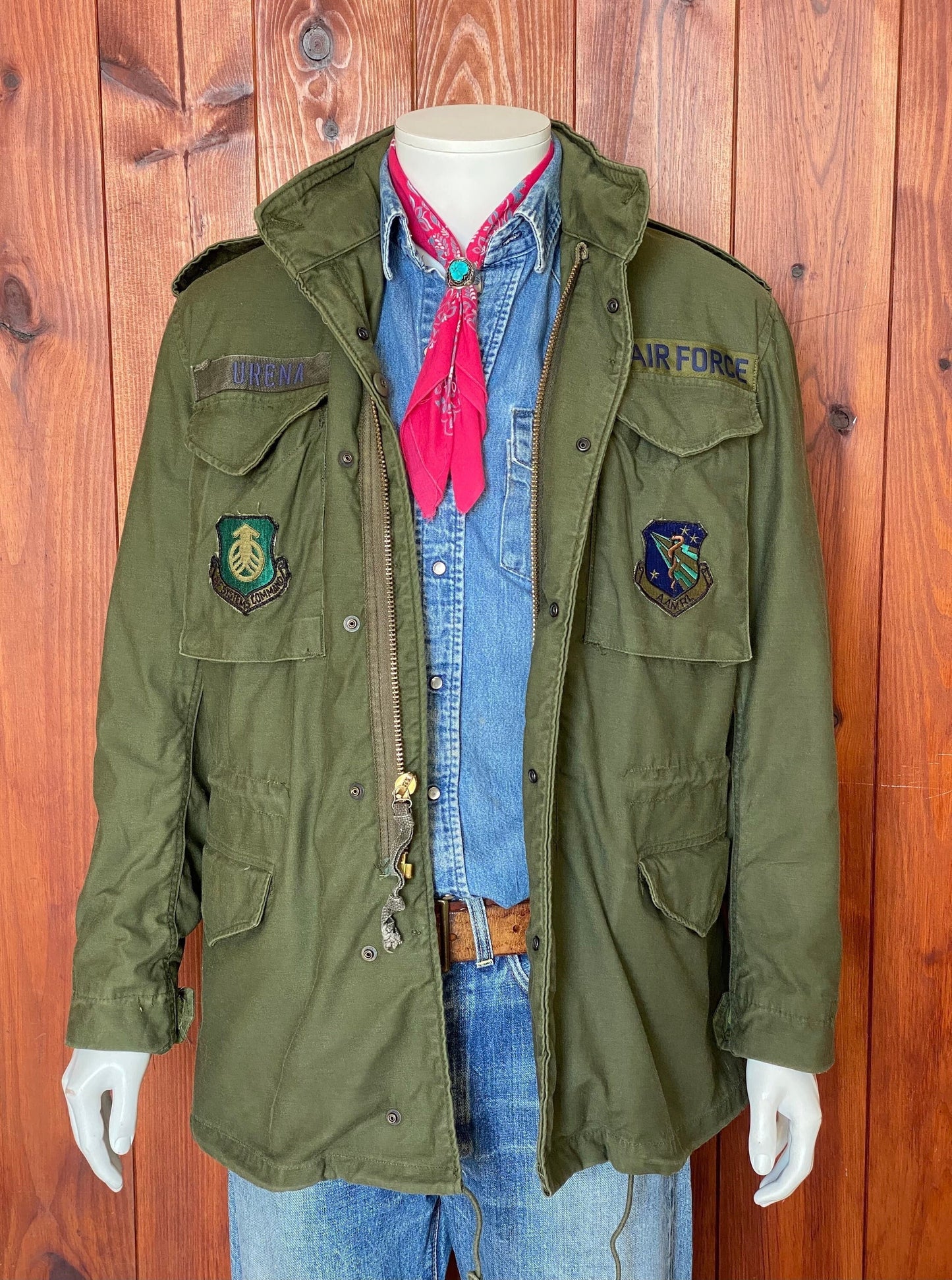 Authentic 1982 US Army M-65 Field Jacket in Olive Green | Classic Military Apparel with Timeless Style and Durability