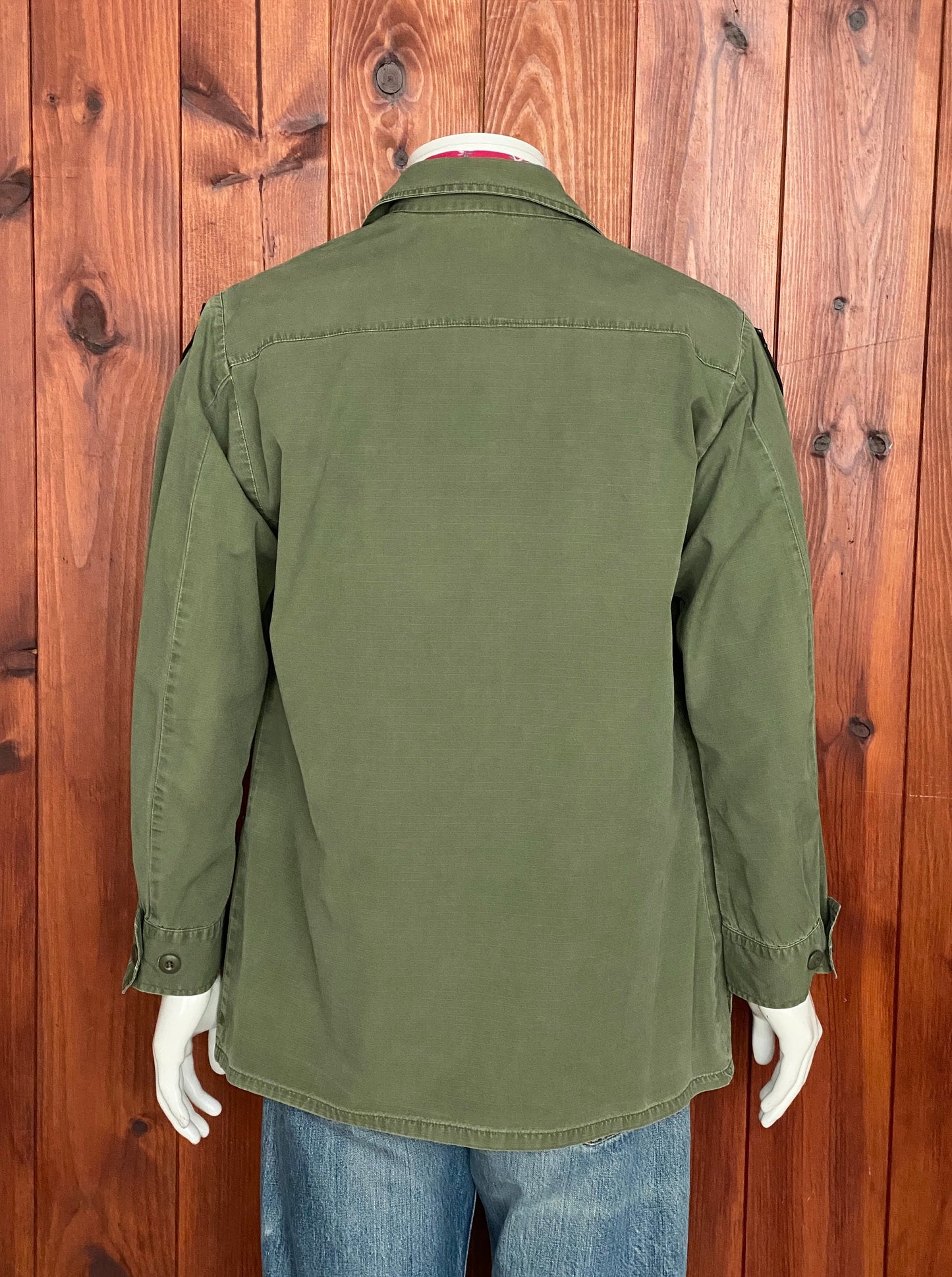 Medium Regular Authentic 1969 US Military Vintage Vietnam Jungle Jacket | Retro Apparel