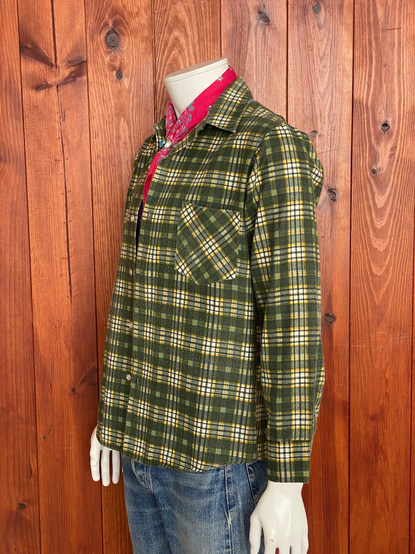Size M. Vintage 80s flannel plaid Shirt