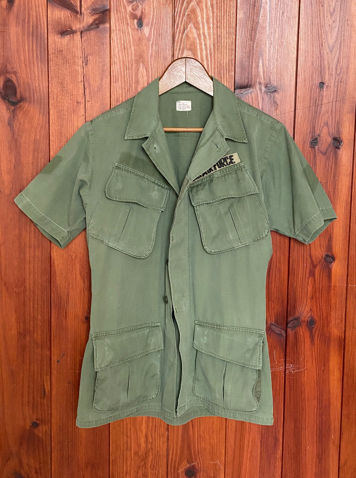 Small Reg. Authentic 1969 US Army Vintage Vietnam  jungle jacket.