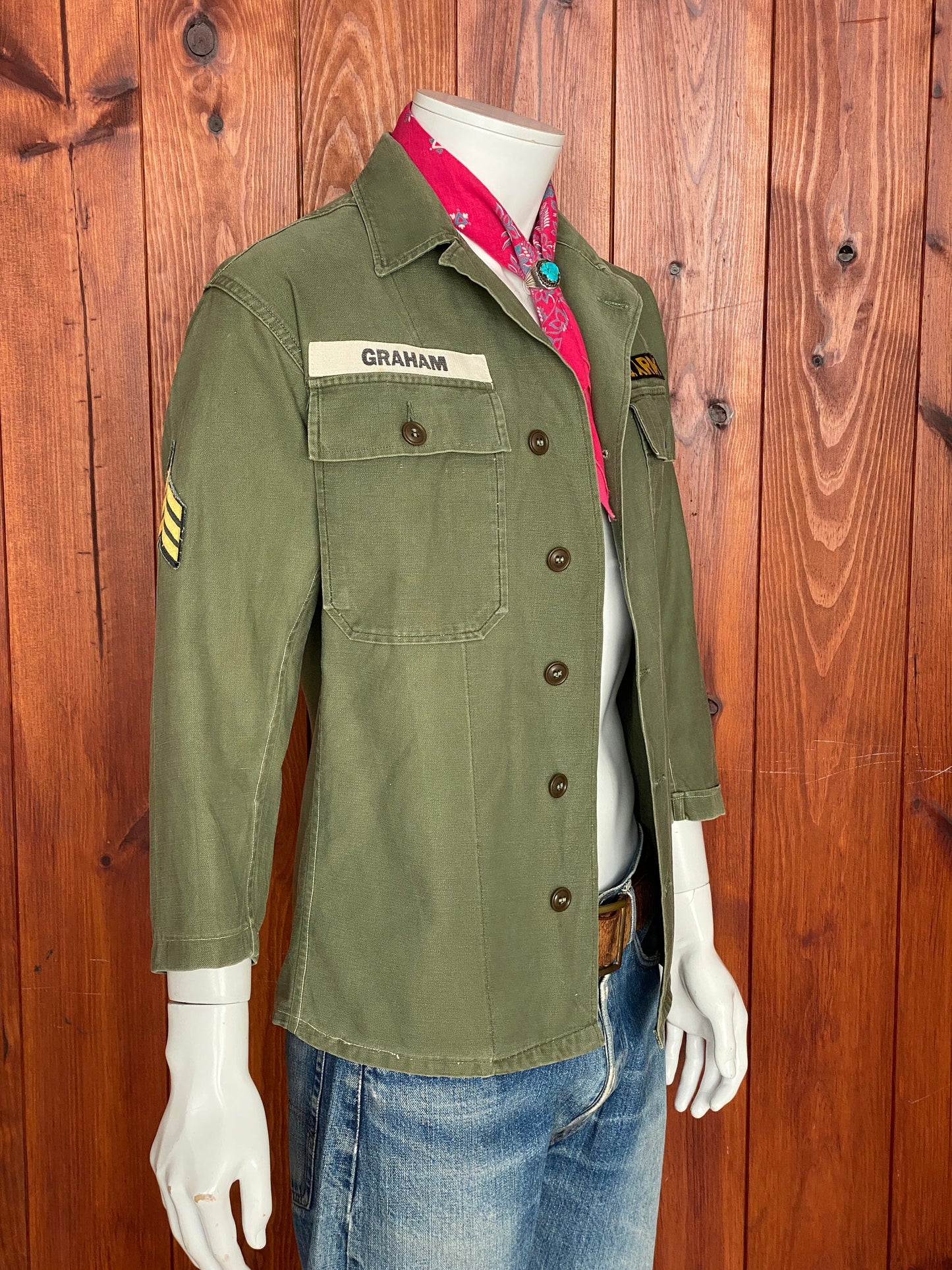 Small. Authentic 60s US Army Type I vintage OG-107 fatigue shirt.