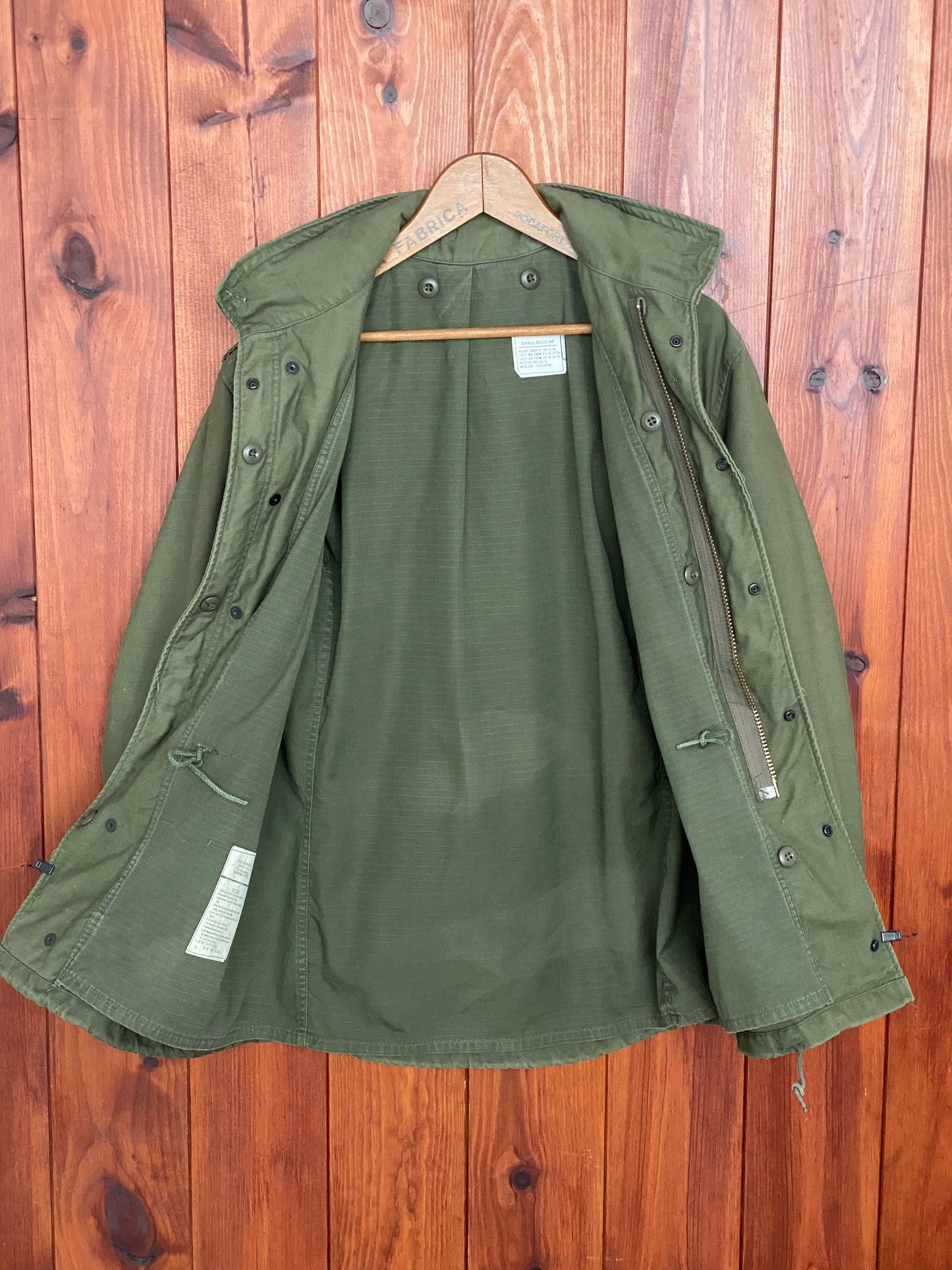 Authentic 90s US Army Vintage M-65 Field Jacket | Classic Military Apparel with Timeless Style and Durability