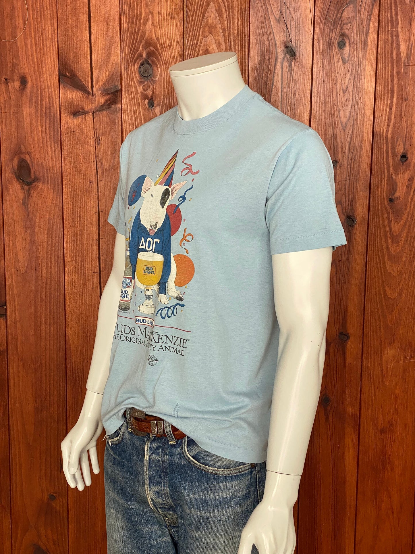 Large. Vintage 50/50 cotton Vintage 1986 Spud Mackenzie t shirt Made In USA