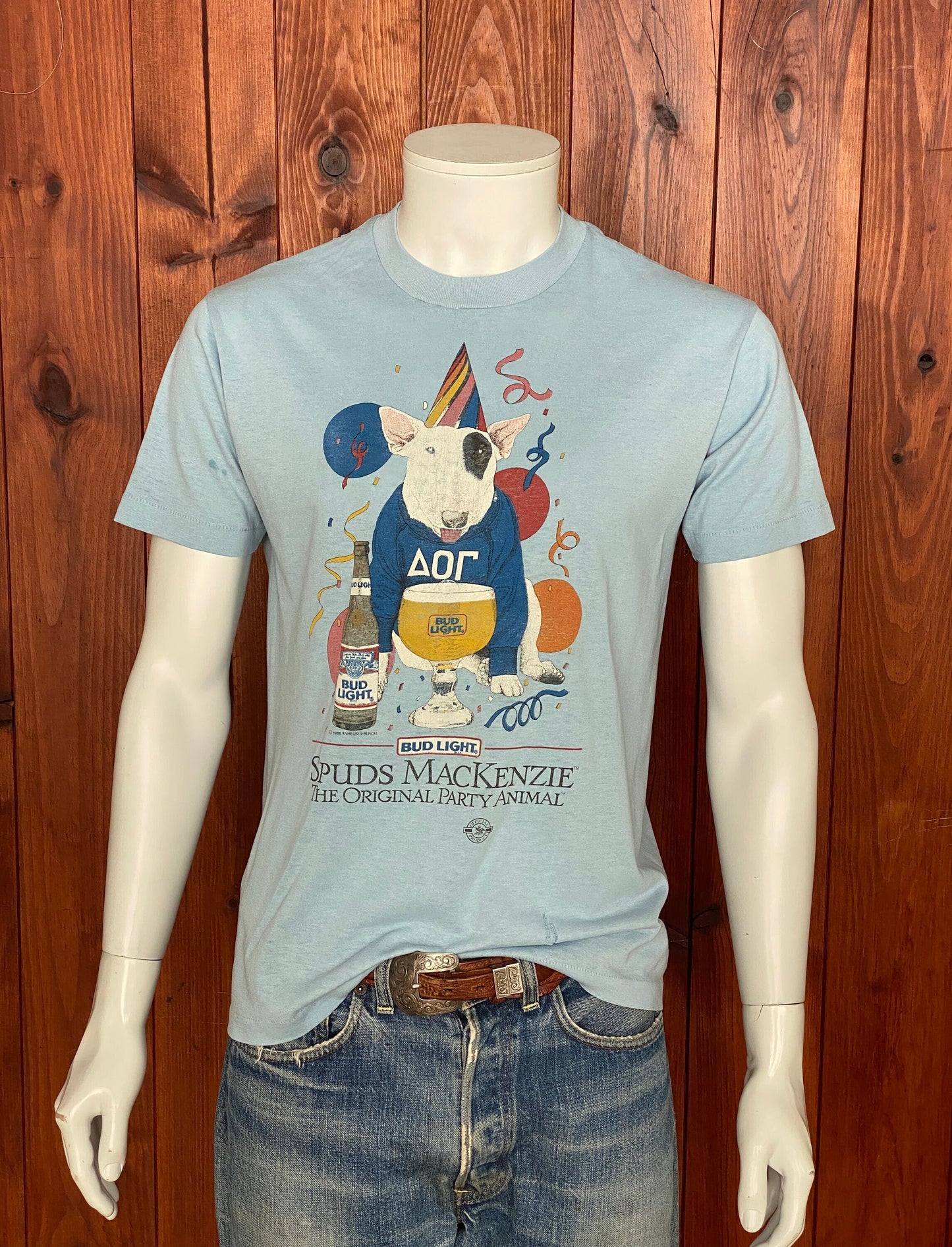 Large. Vintage 50/50 cotton Vintage 1986 Spud Mackenzie t shirt Made In USA