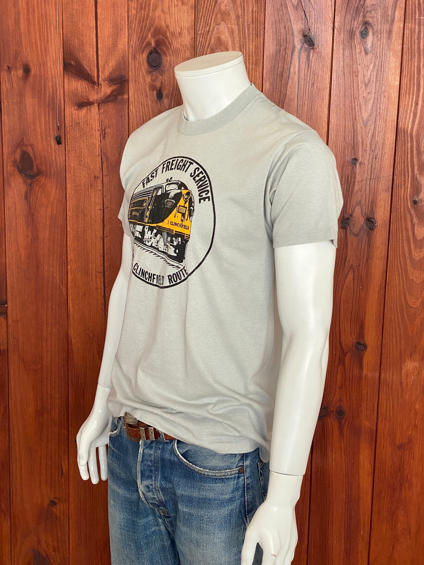 Large. Vintage 50/50 cotton 80s t shirt Made In USA