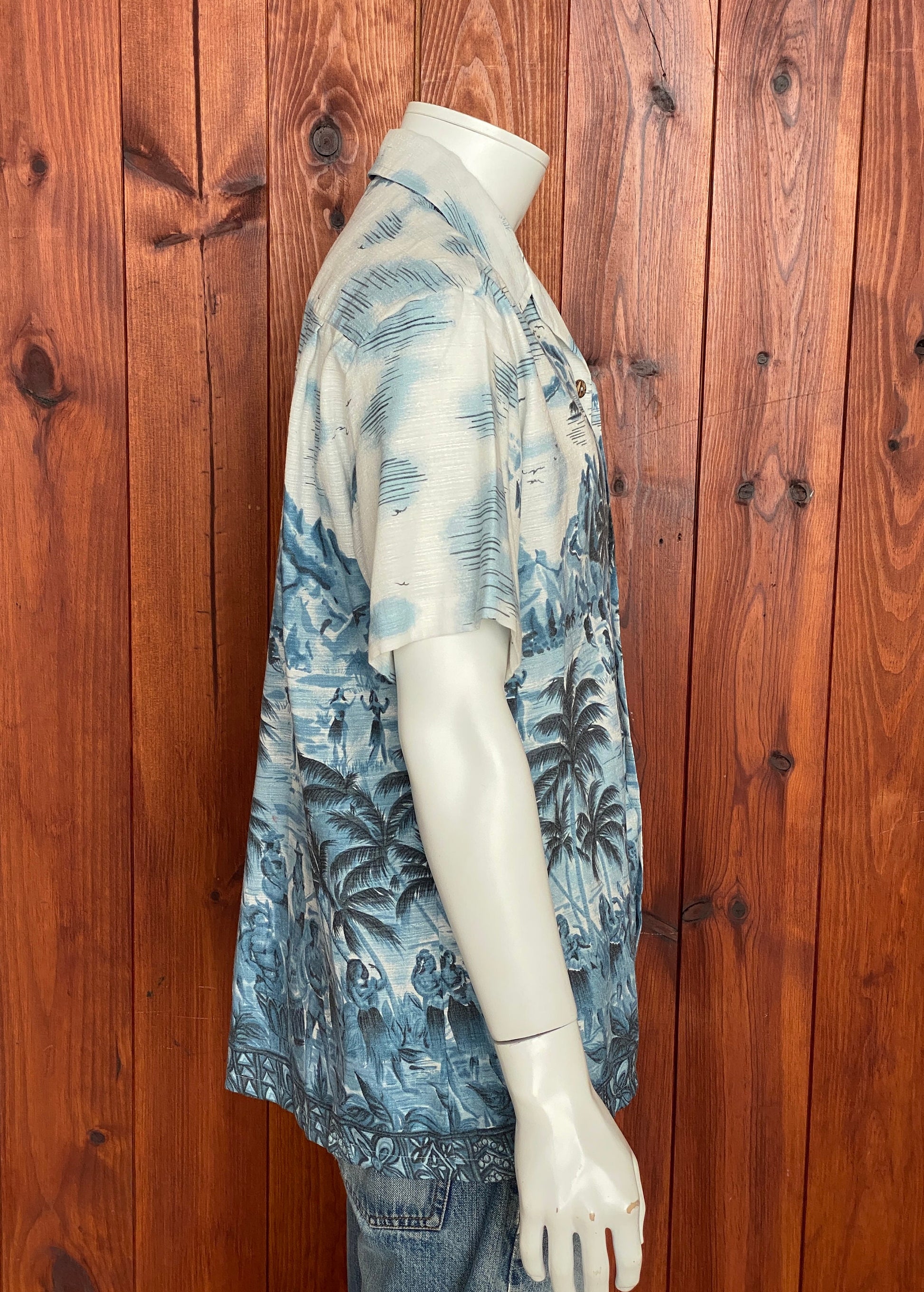 Large vintage 70s Hawaiian thin cotton shirt - retro island style.