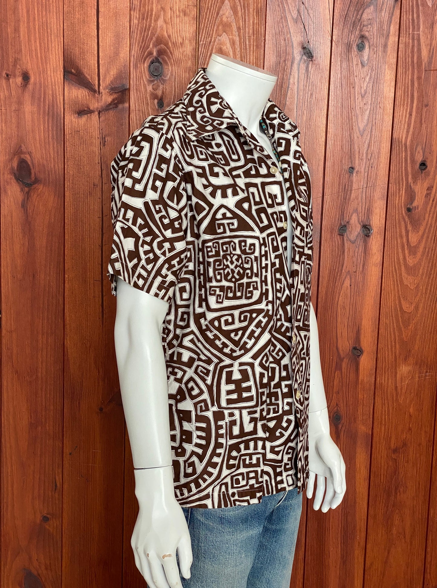 Large. Vintage 70s Hawaiian satin cotton shirt