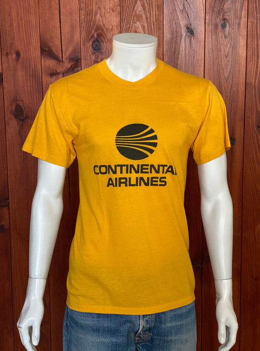 Large. Vintage 50/50 cotton 80s Continental airlines T-shirt Made In USA