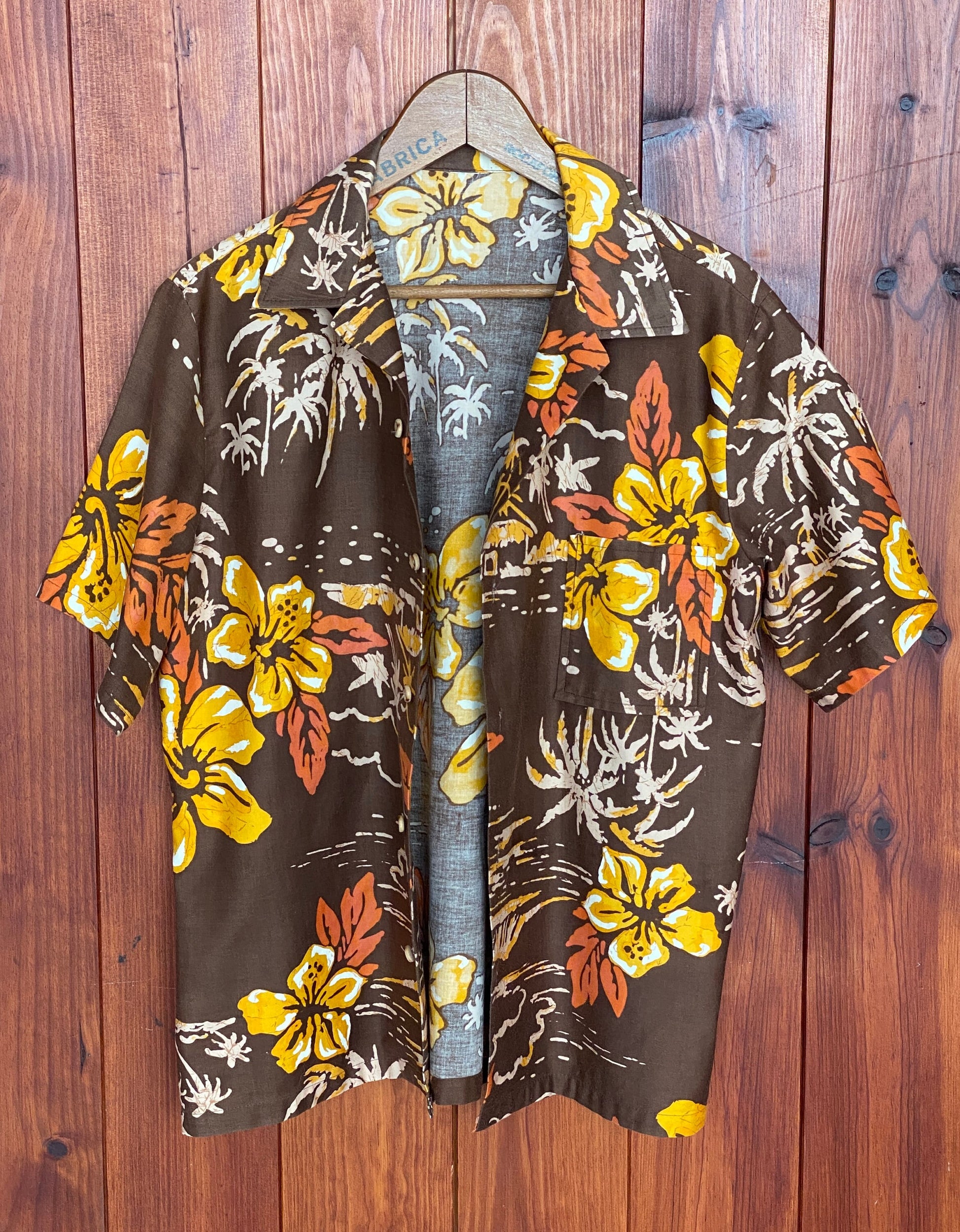 Vintage 60s Hawaiian cotton shirt, size Medium - Authentic tropical style and timeless charm.