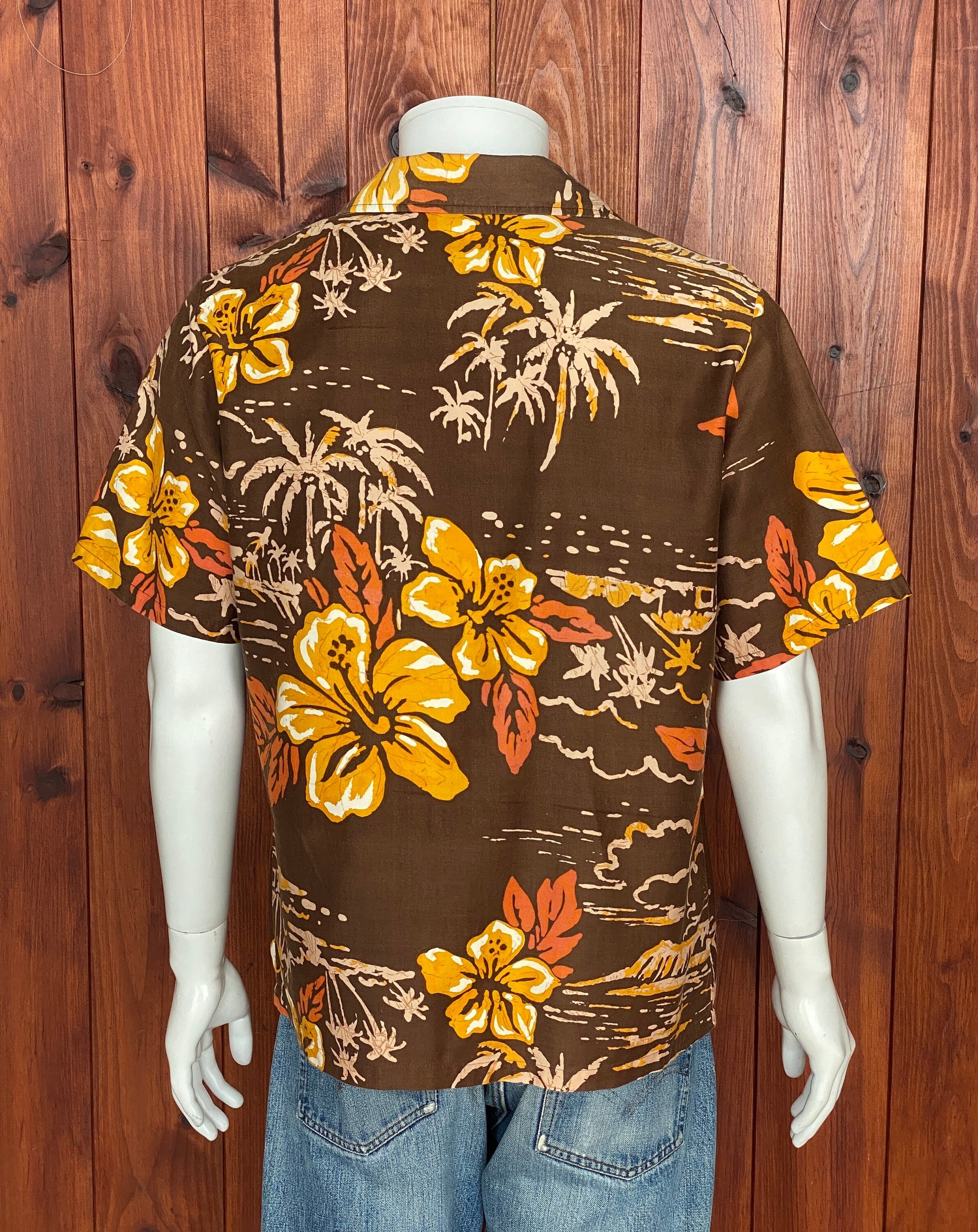 Vintage 60s Hawaiian cotton shirt, size Medium - Authentic tropical style and timeless charm.