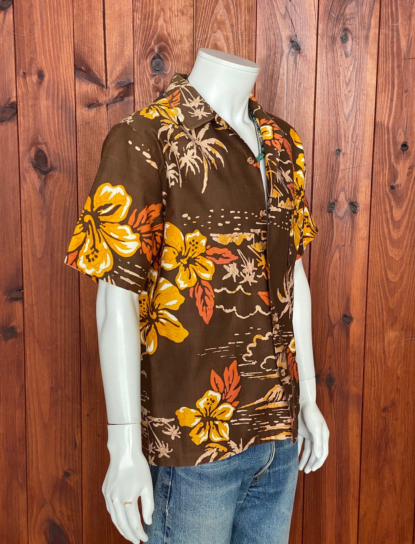 Vintage 60s Hawaiian cotton shirt, size Medium - Authentic tropical style and timeless charm.