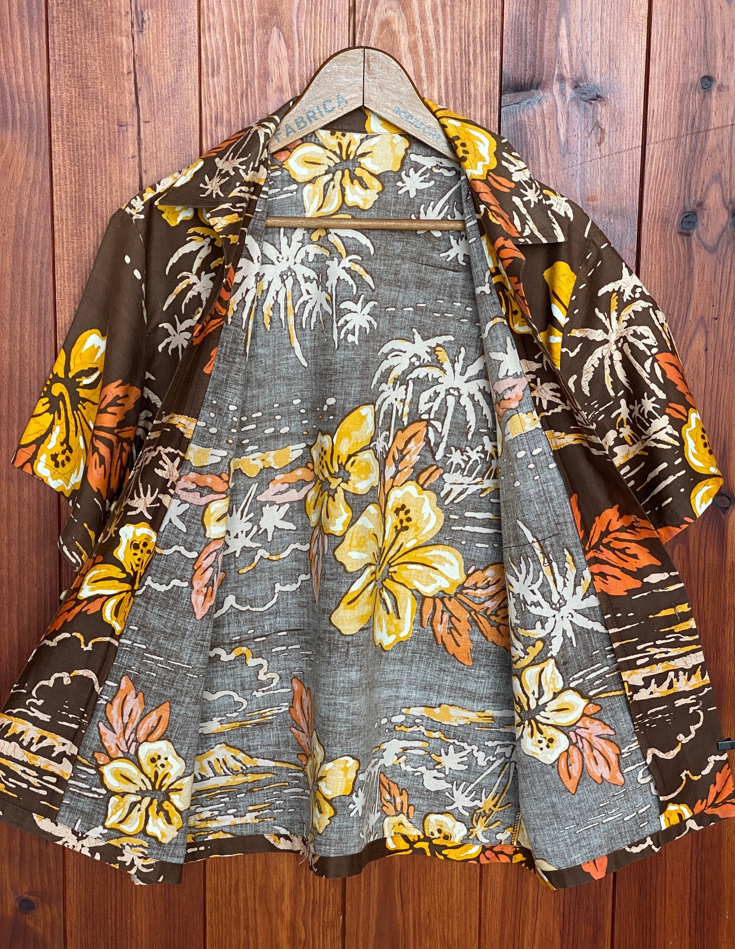 Vintage 60s Hawaiian cotton shirt, size Medium - Authentic tropical style and timeless charm.