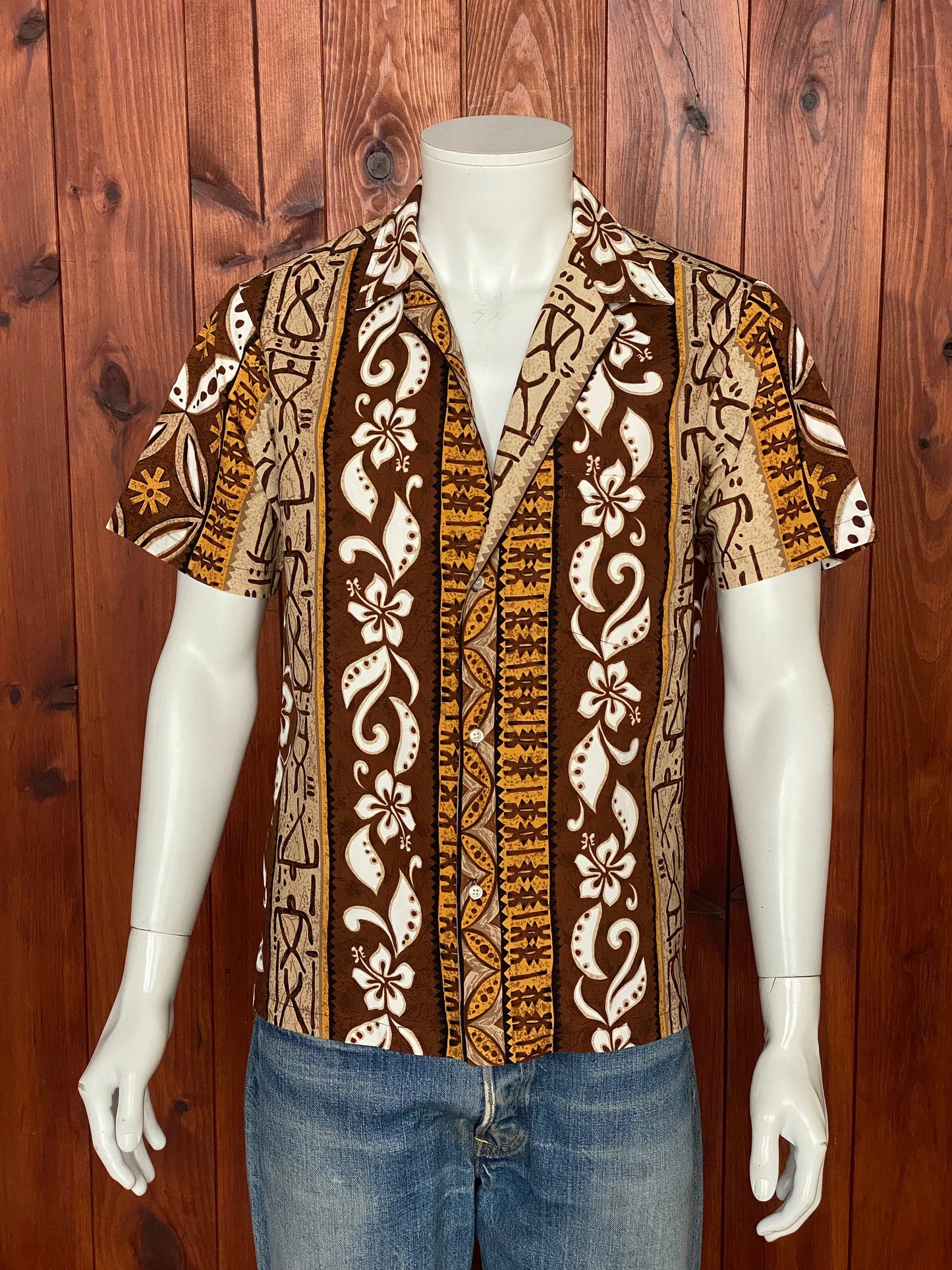 Vintage 60s Hawaiian cotton shirt made in Hawaii, size M - Authentic tropical style for your wardrobe, straight from the islands.