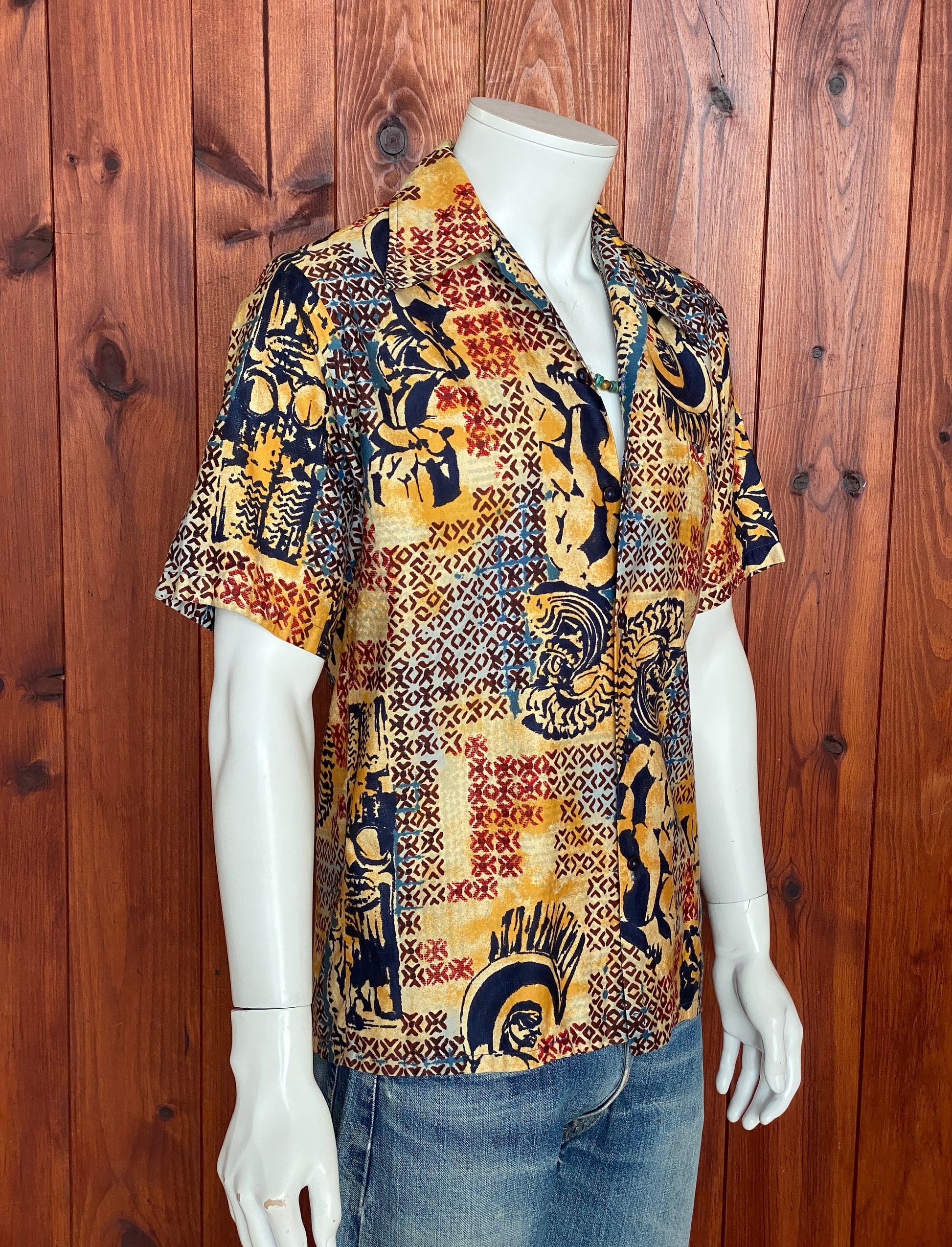 Medium Size Vintage 70s Hawaiian Satin Cotton Shirt - Retro Island CollectibleMedium Size Vintage 70s Hawaiian Satin Cotton Shirt - Retro Island Collectible
