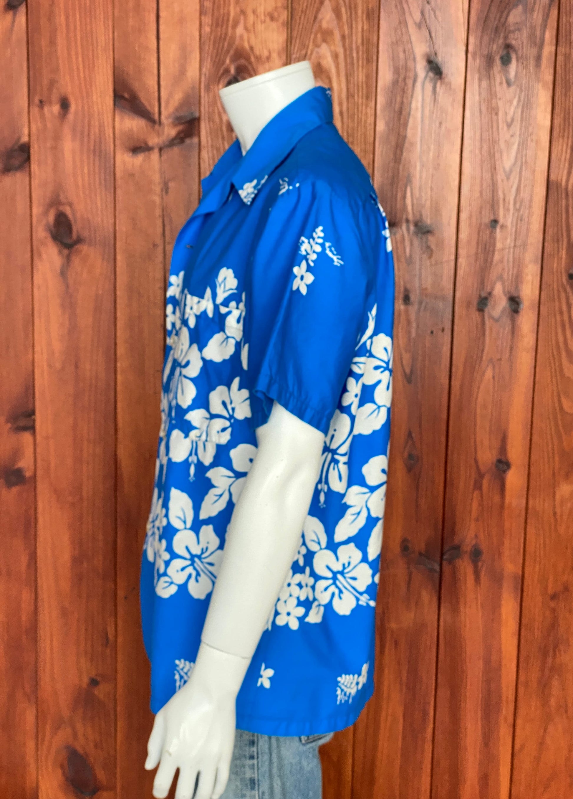 Medium Size Vintage 70s Hawaiian Thin Cotton Shirt - Retro Tropical Collectible