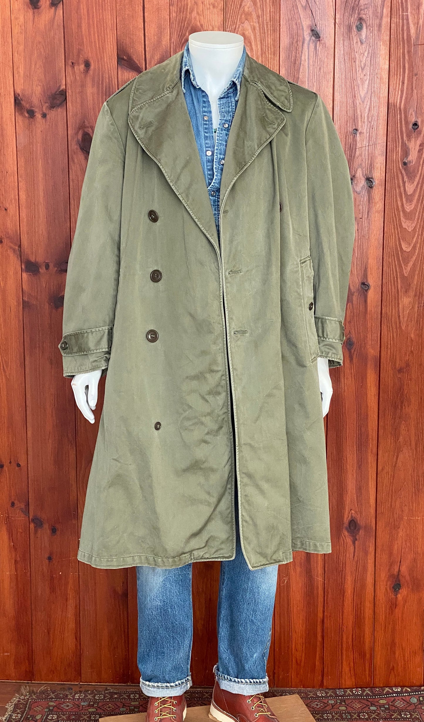 Original US Army 1950s Trench Coat: Authentic Military Vintage Apparel in Medium Regular Size. Embrace History and Style Today!