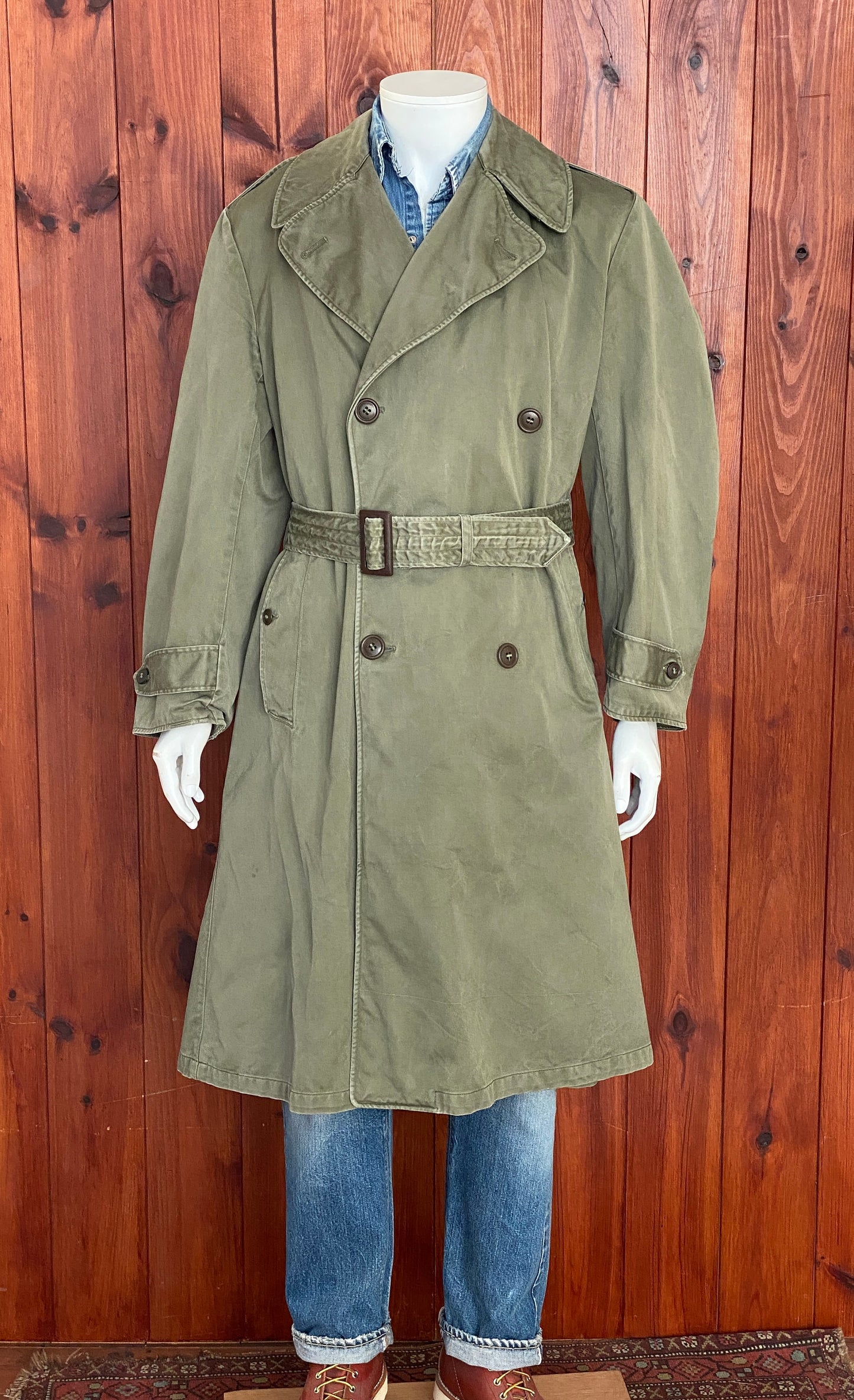 Original US Army 1950s Trench Coat: Authentic Military Vintage Apparel in Medium Regular Size. Embrace History and Style Today!