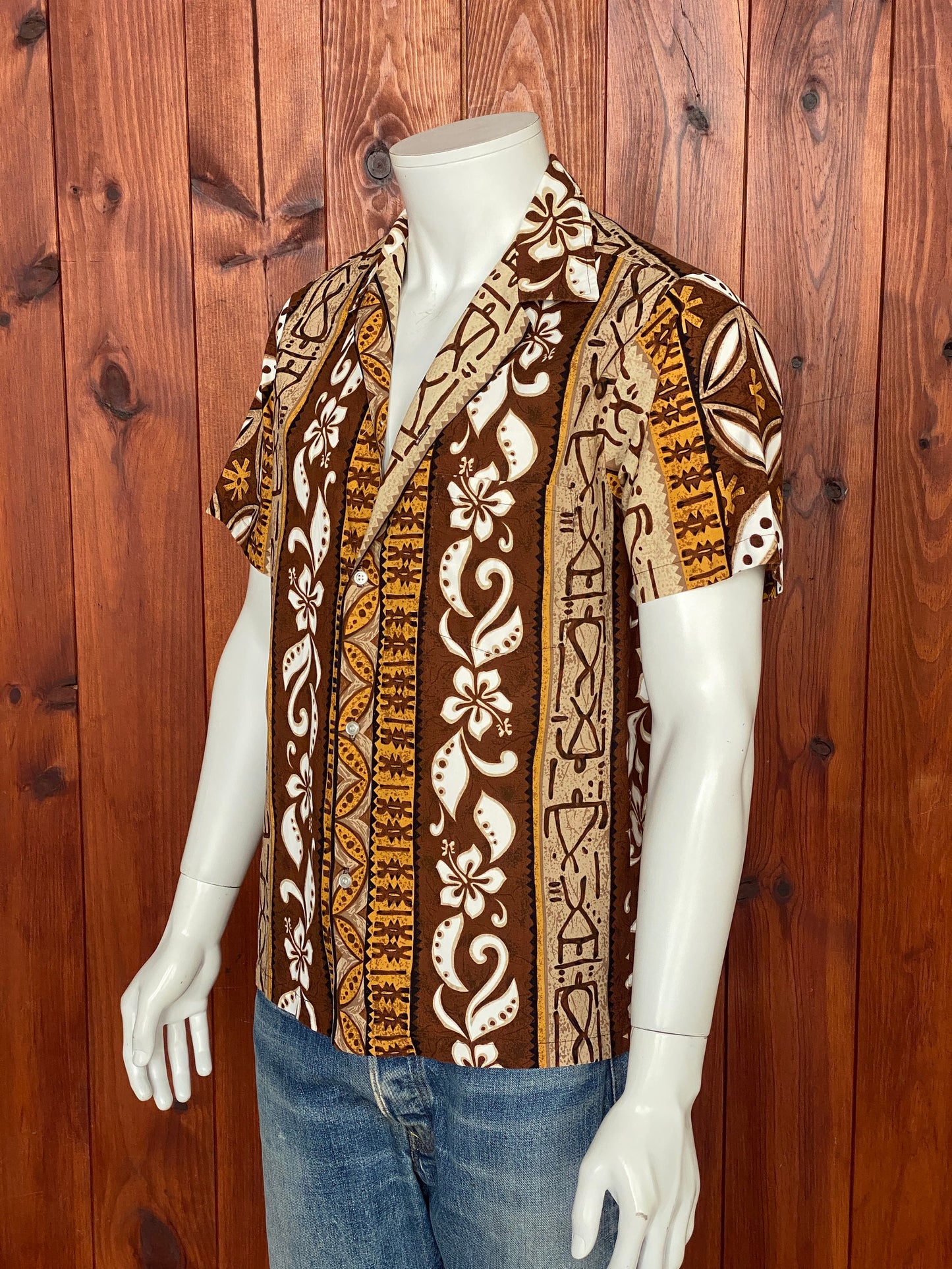 Vintage 60s Hawaiian cotton shirt made in Hawaii, size M - Authentic tropical style for your wardrobe, straight from the islands.