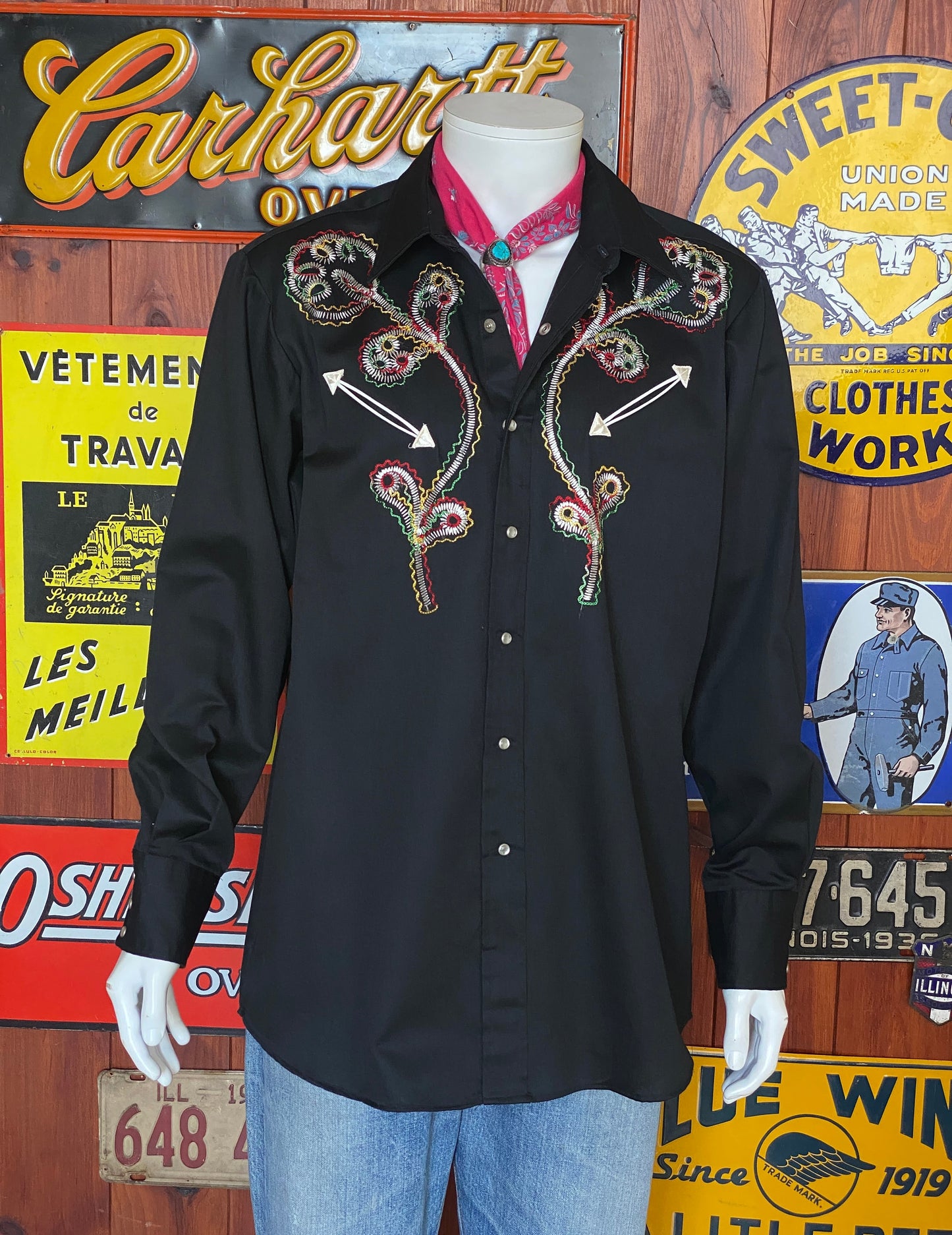 Size XL. Vintage 70s embroidered Sears western shirt