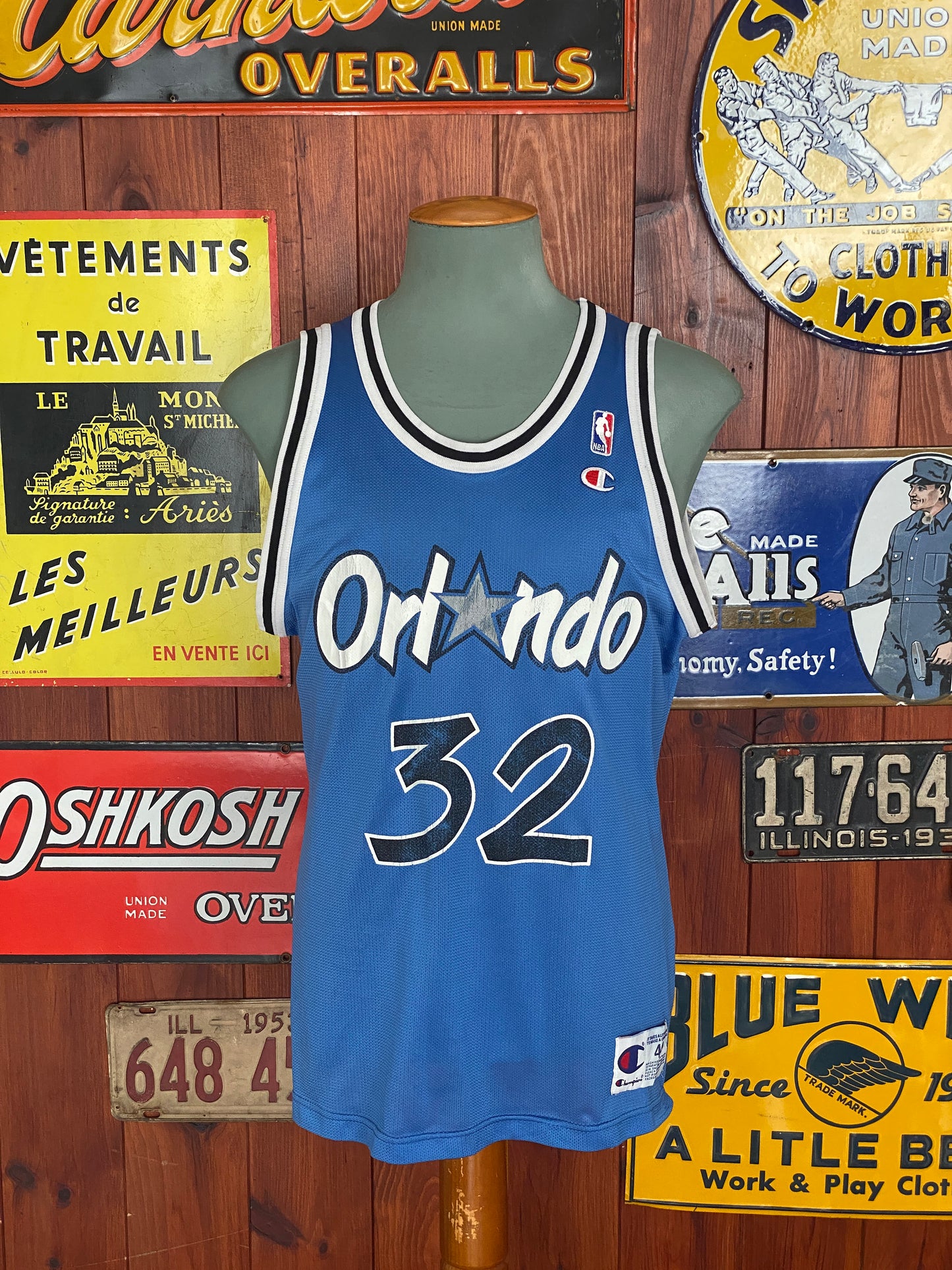 Size 44 vintage 90s Orlando NBA jersey, Player O'Neal #32, made by Champion - retro basketball apparel